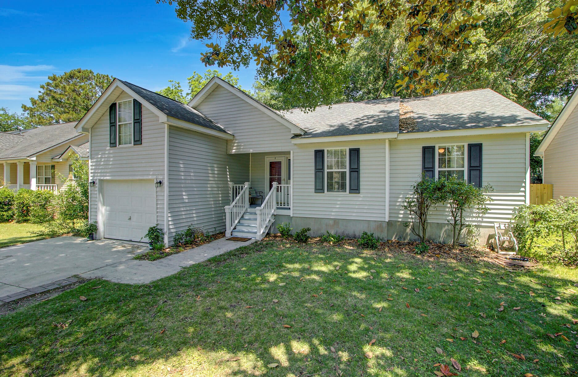 1174 Valley Forge Dr, Charleston, SC 29412-9230