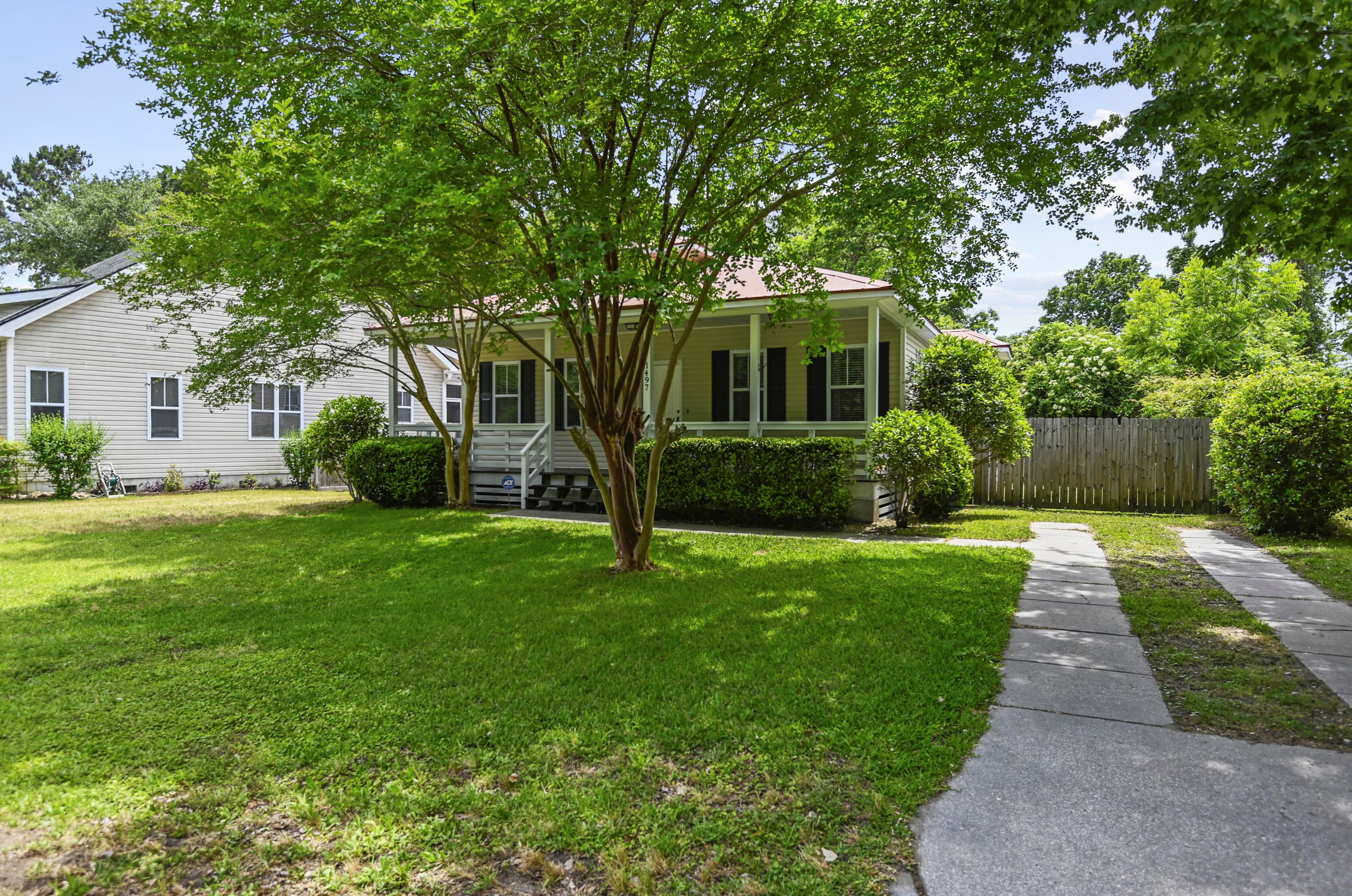 1497 Little Rock Blvd, Charleston, SC 29412-8049