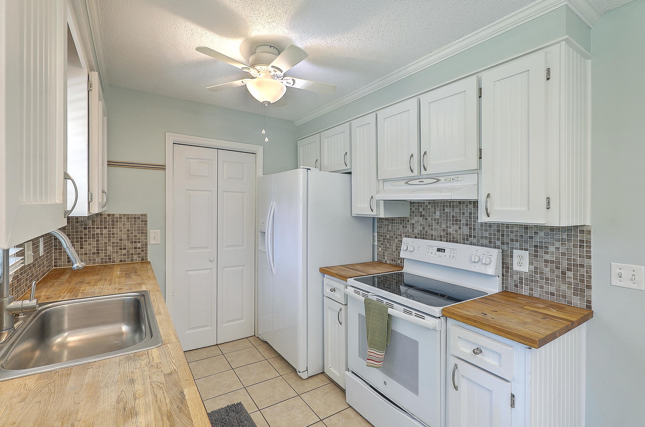 141 Fox Chase Dr, Charleston SC  29445-5403 exterior