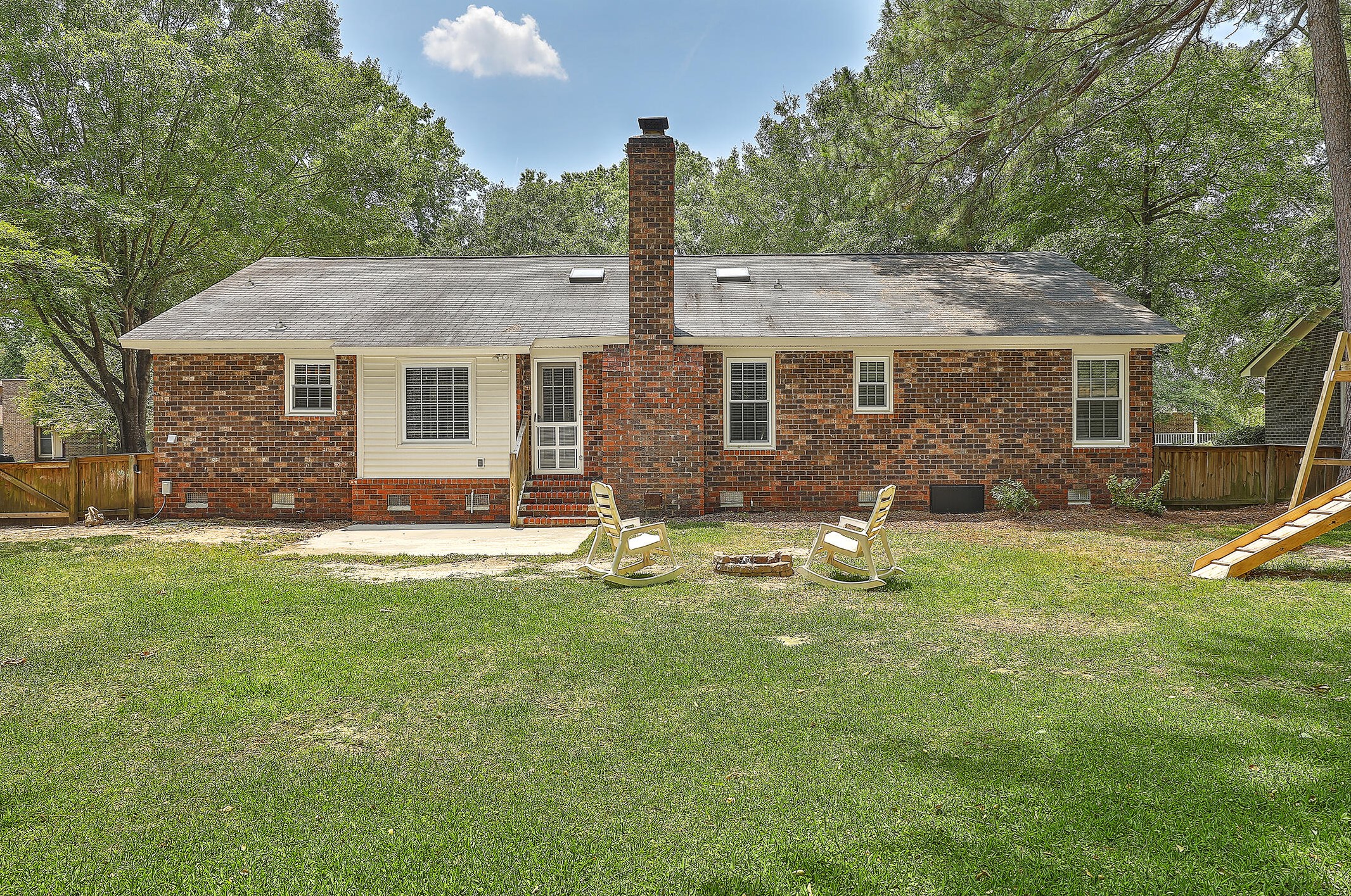 141 Fox Chase Dr, Charleston SC  29445-5403 exterior