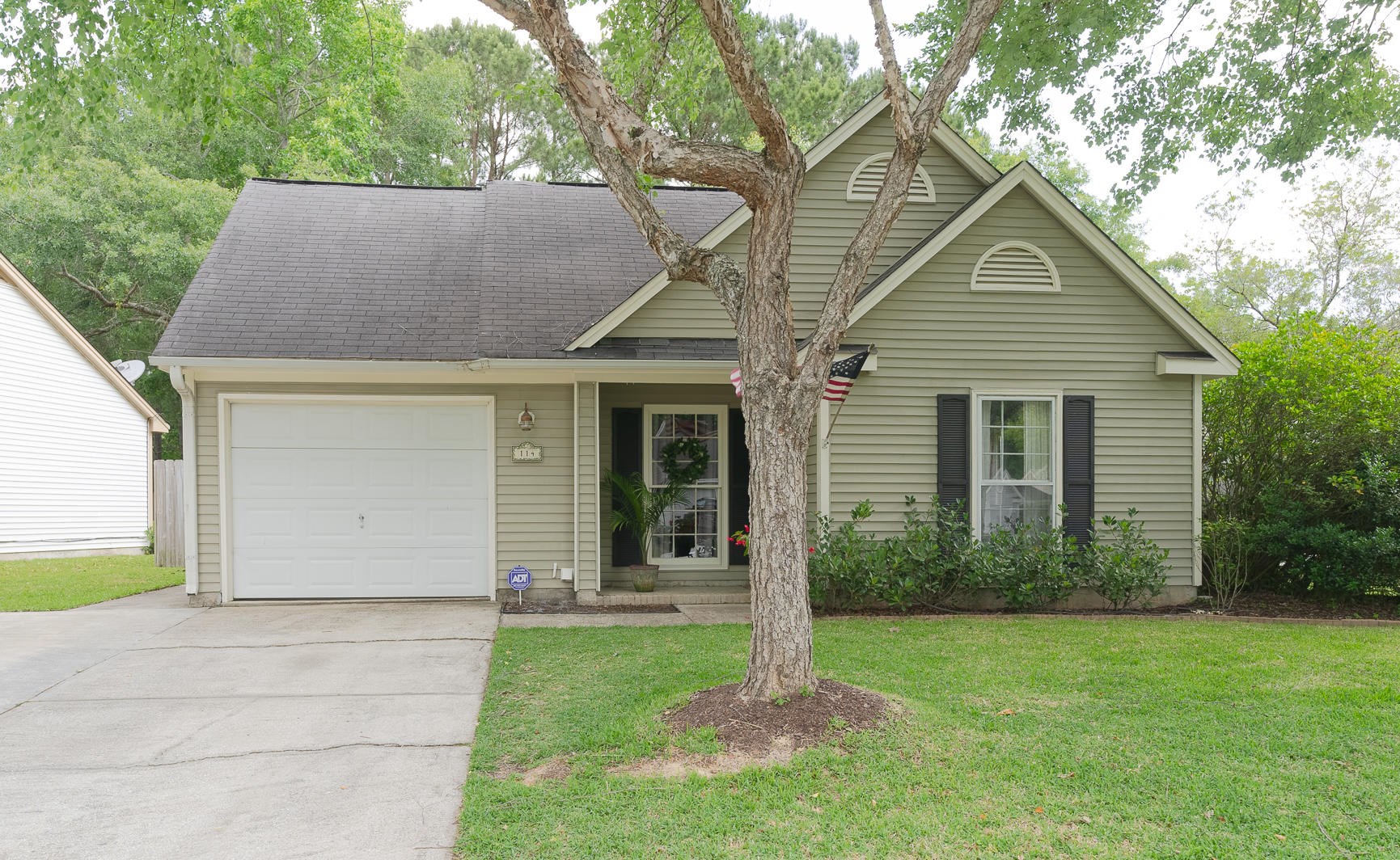 114 Shropshire St, Charleston, SC 29445-5364