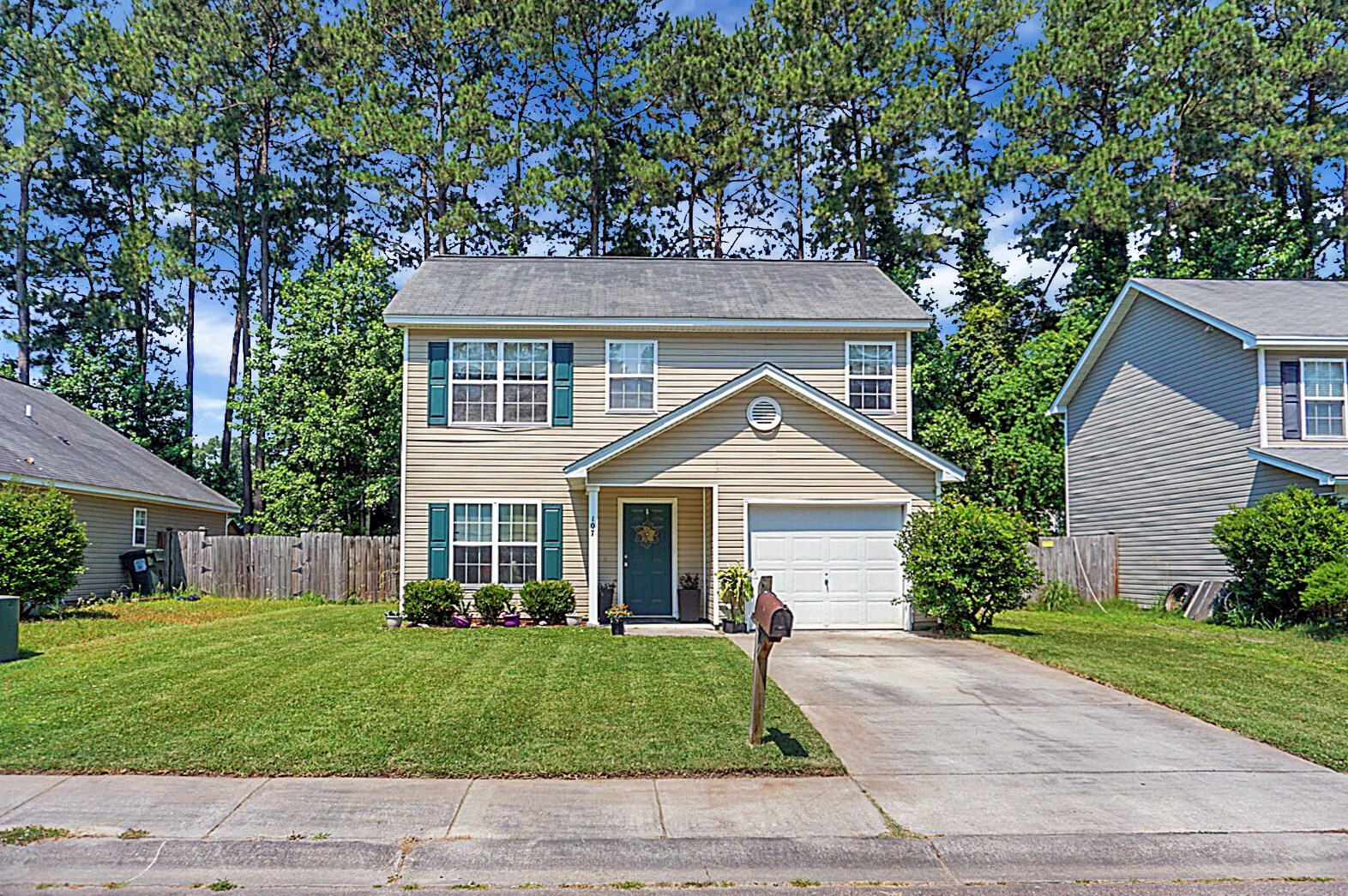 107 Bainsbury Ln, Summerville, SC 29483-4933