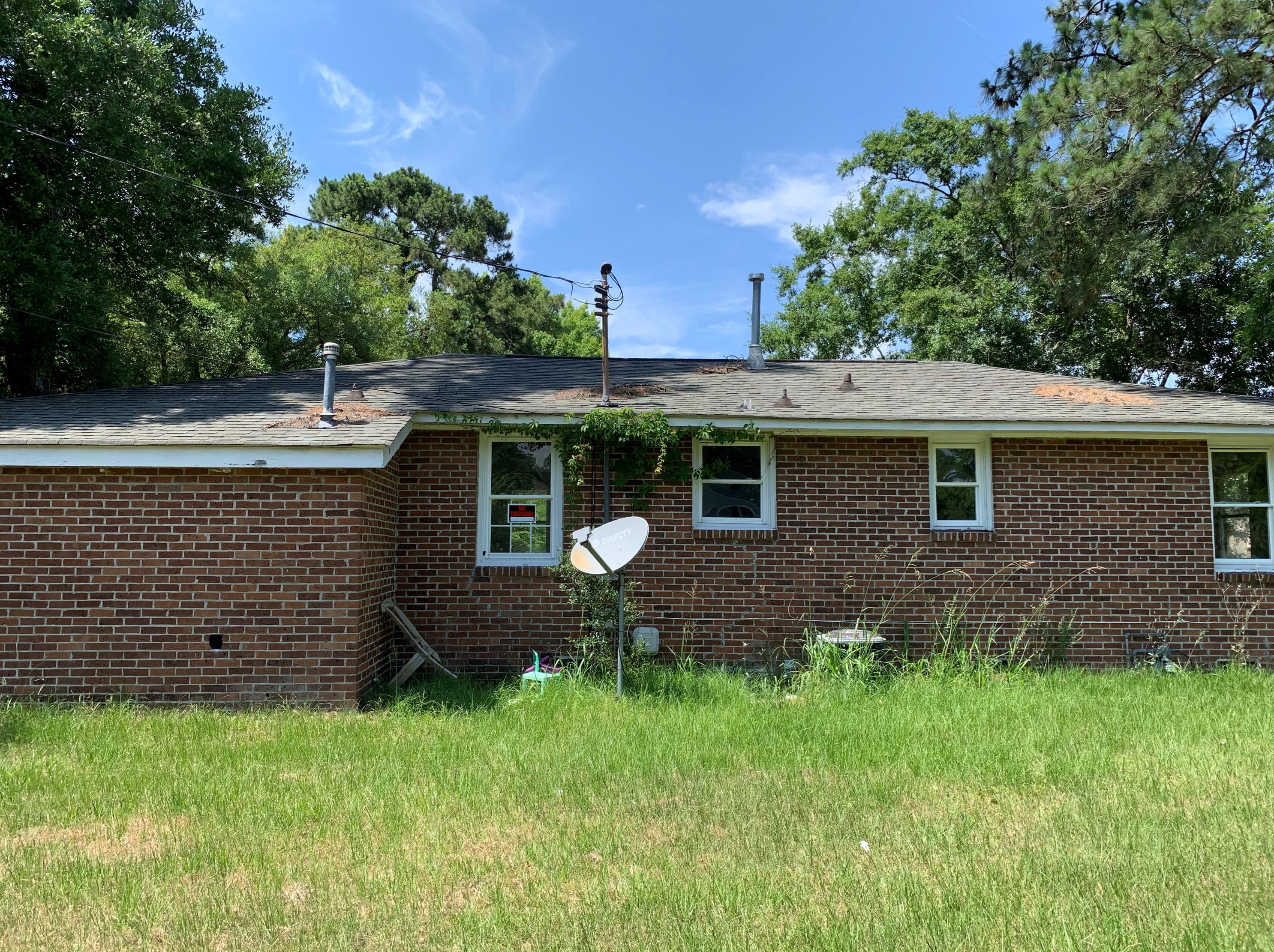 1525 Balsam St, Charleston SC  29407-6640 exterior