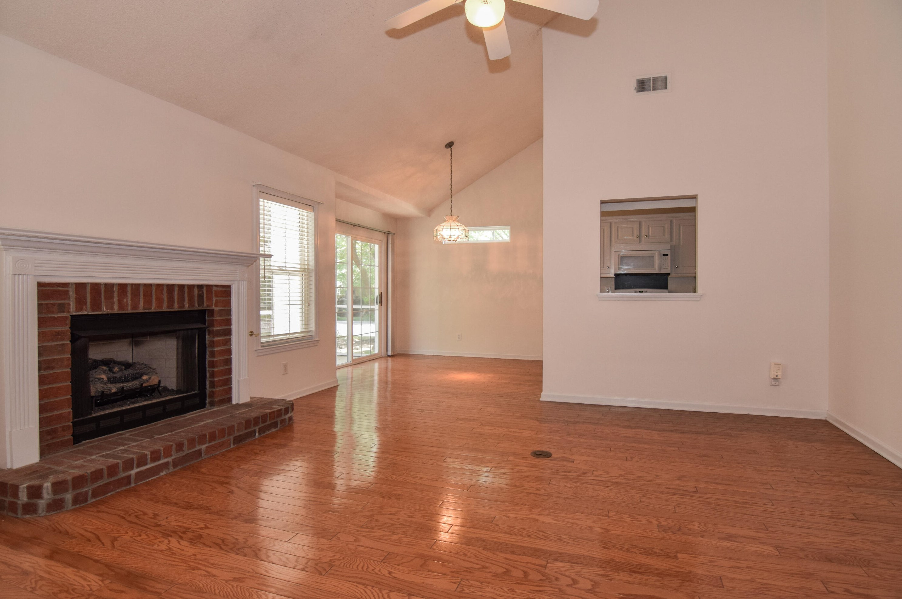 300 Prestwick Ct, Summerville SC  29483-5099 exterior