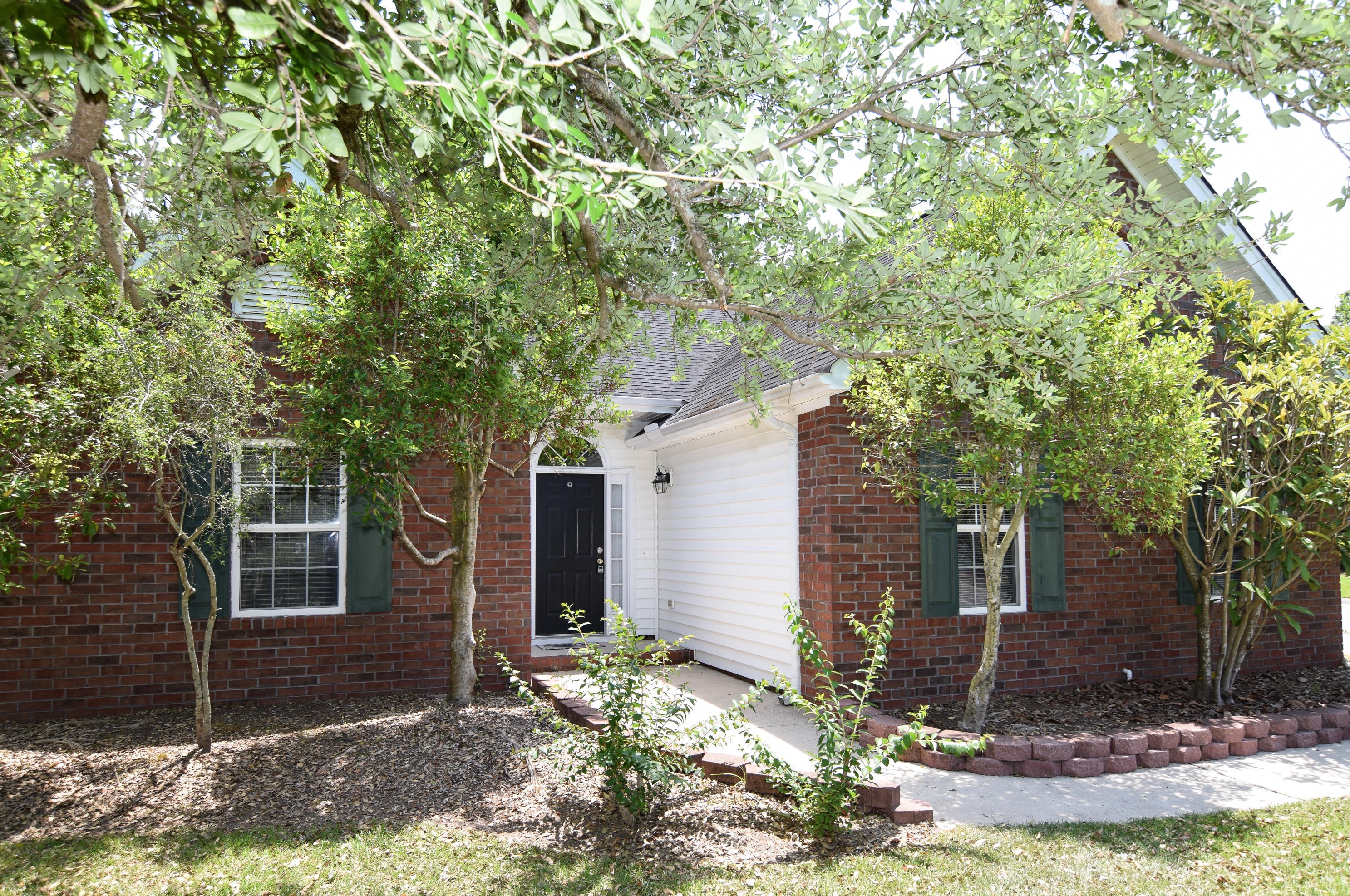 300 Prestwick Ct, Summerville, SC 29483