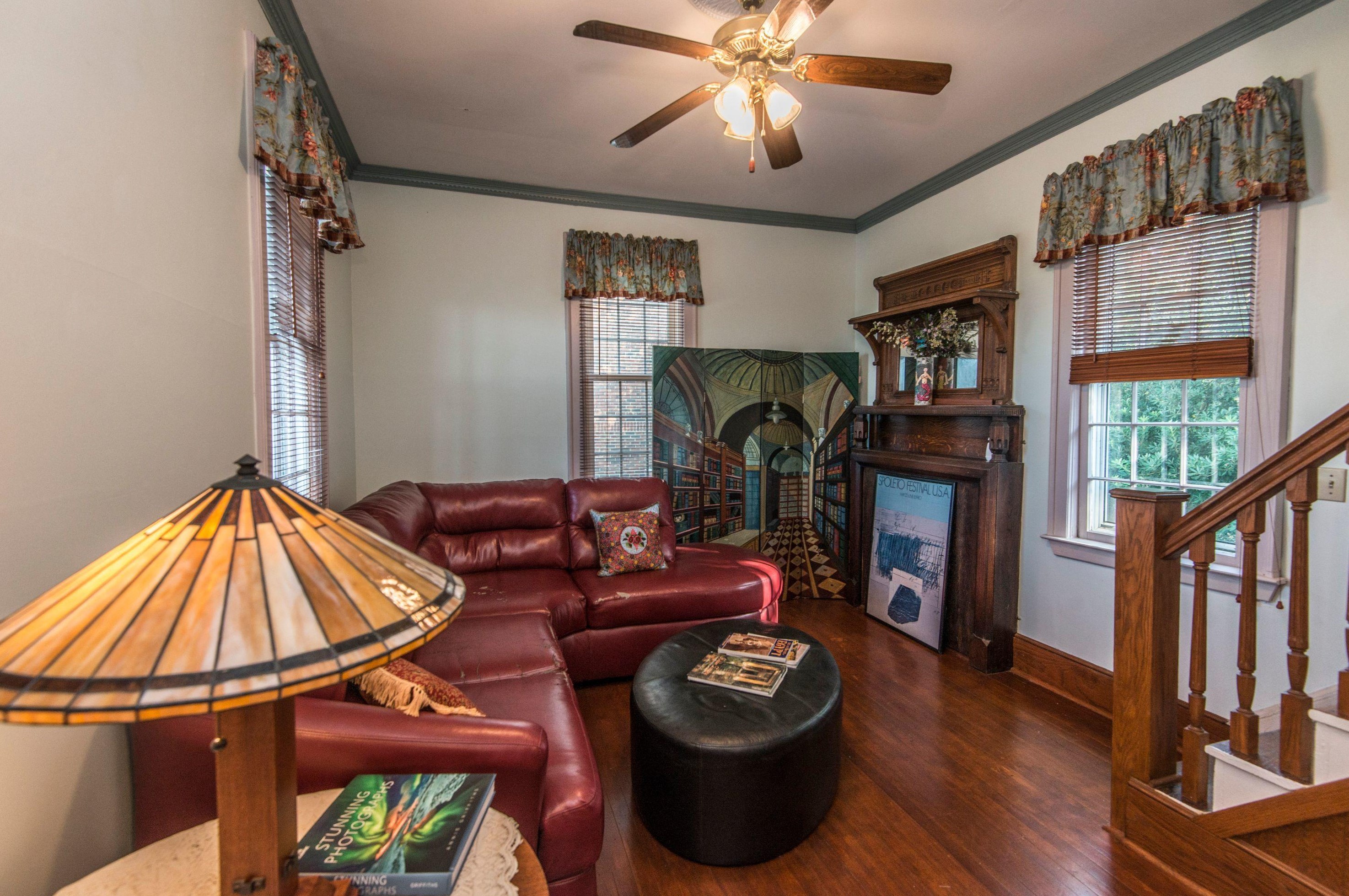 218 Wentworth St, Charleston SC 29401-1737 exterior