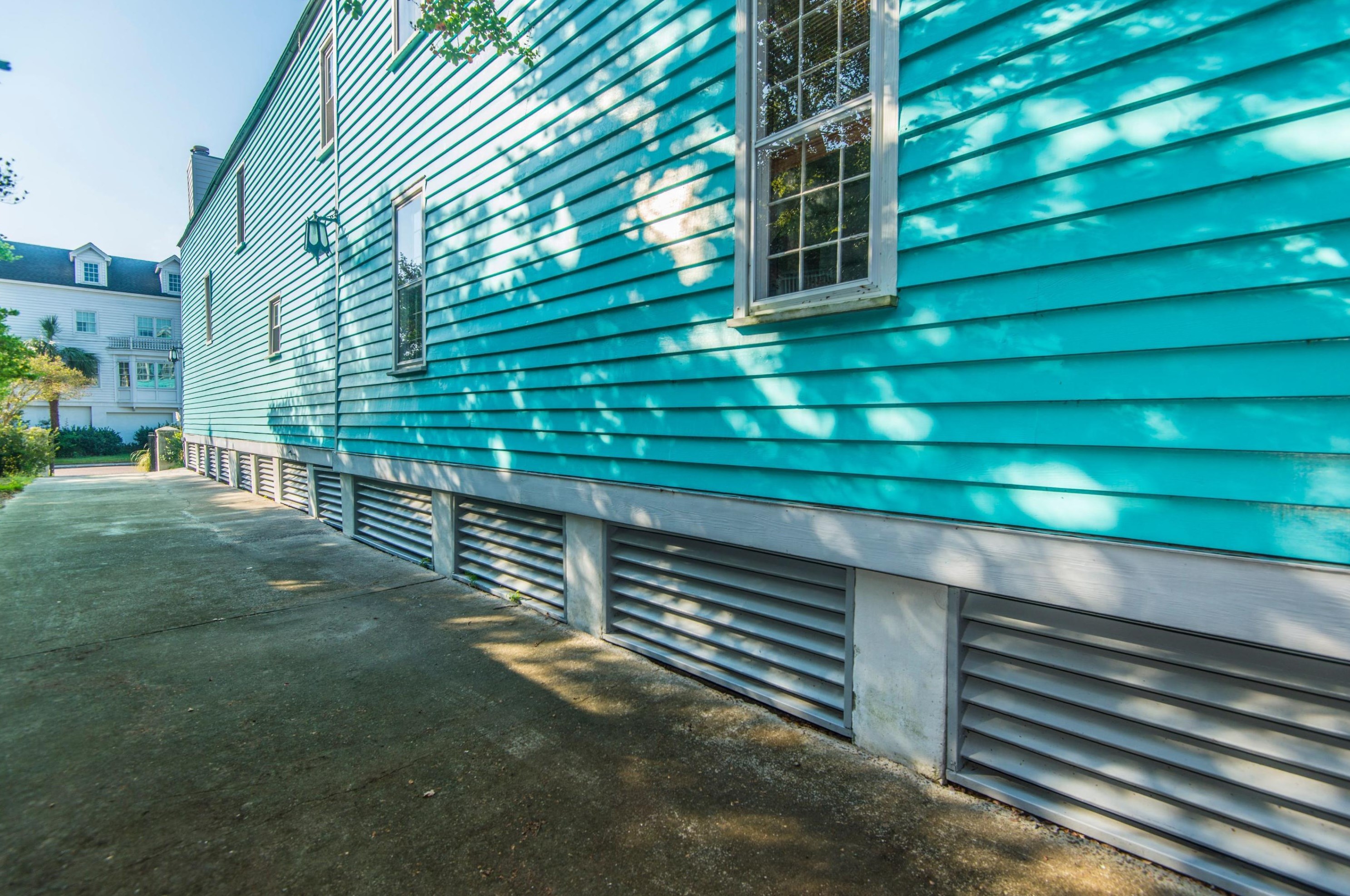 218 Wentworth St, Charleston SC 29401-1737 exterior