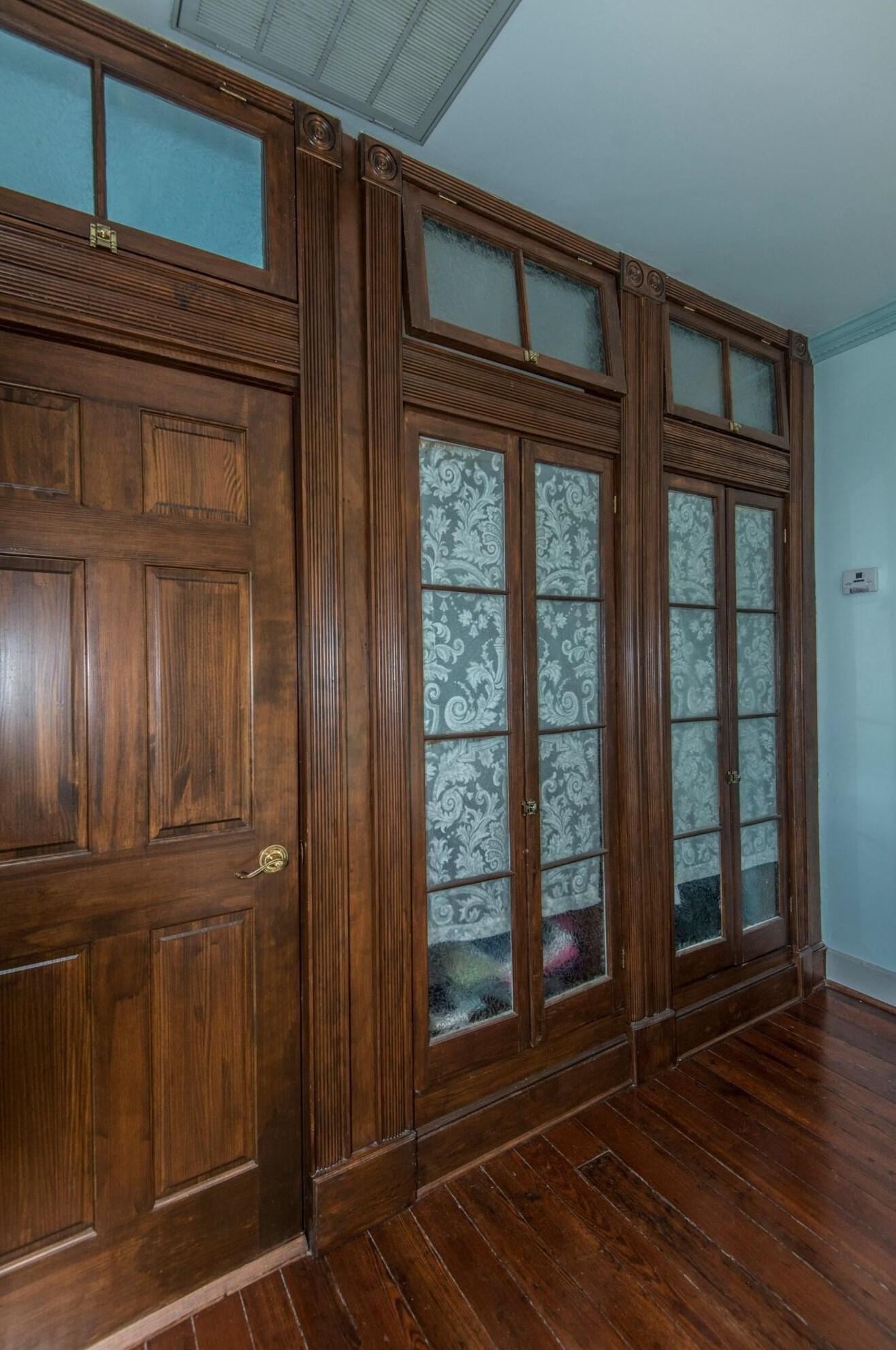 218 Wentworth St, Charleston SC 29401-1737 exterior