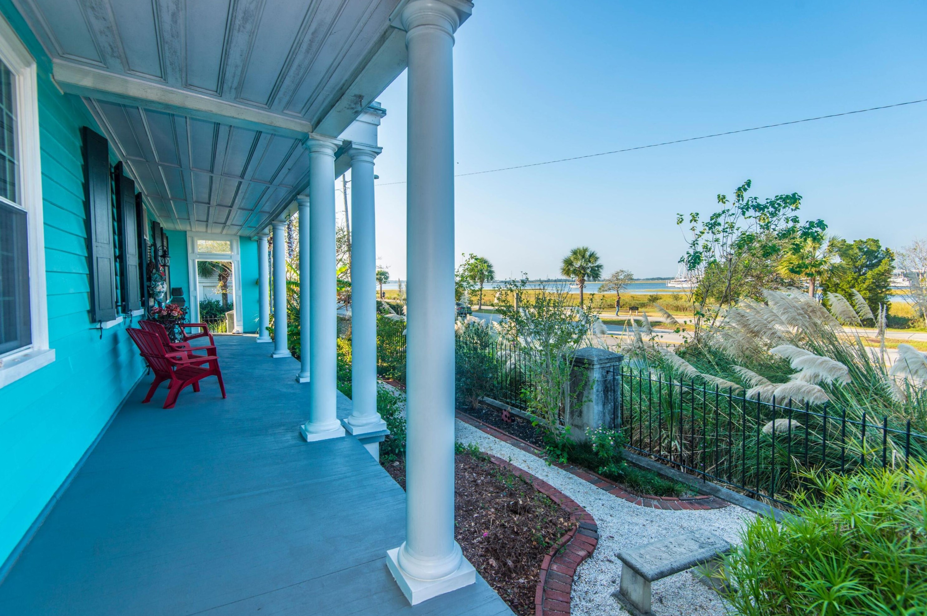 218 Wentworth St, Charleston SC 29401-1737 exterior