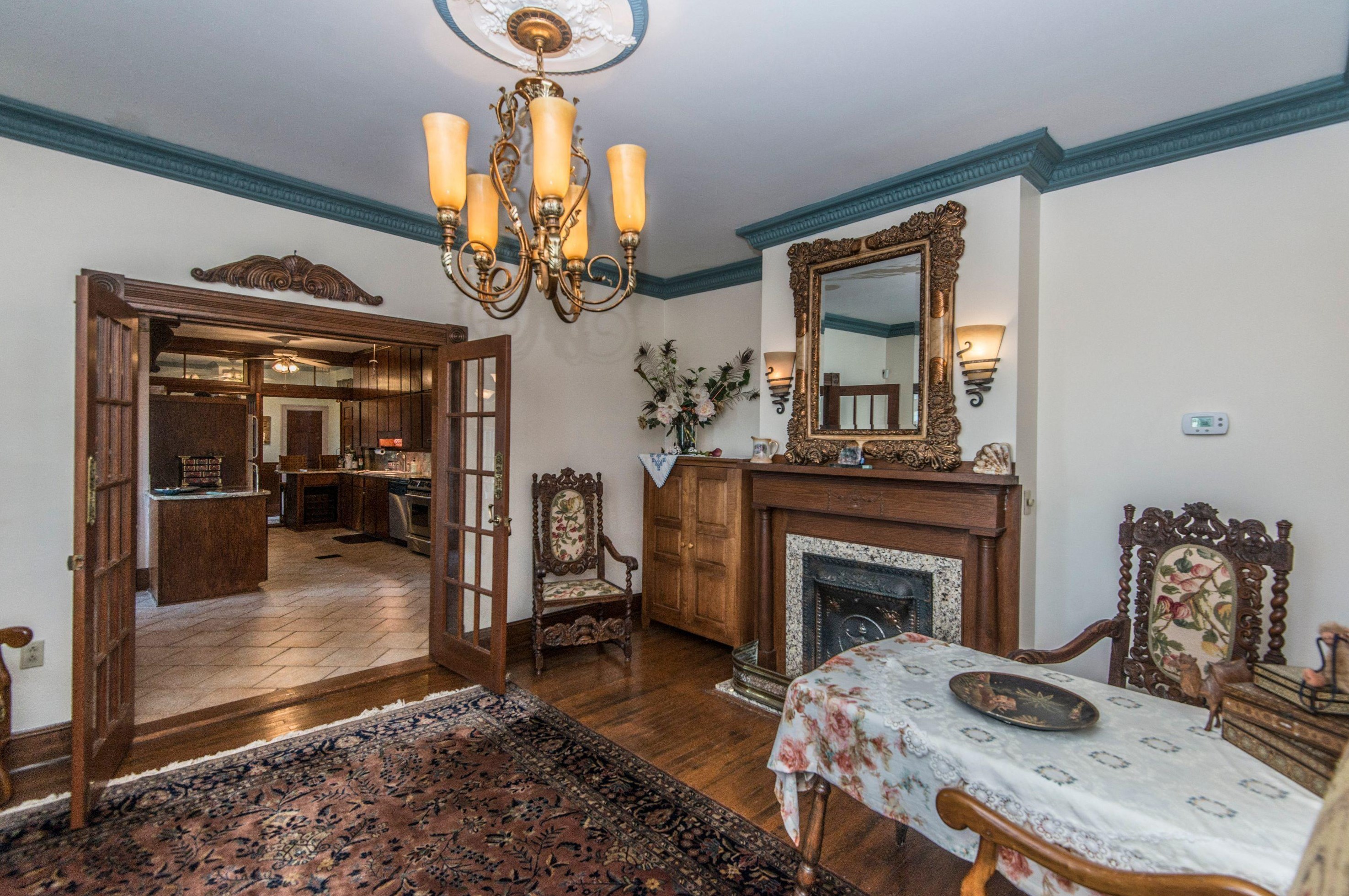 218 Wentworth St, Charleston SC 29401-1737 exterior