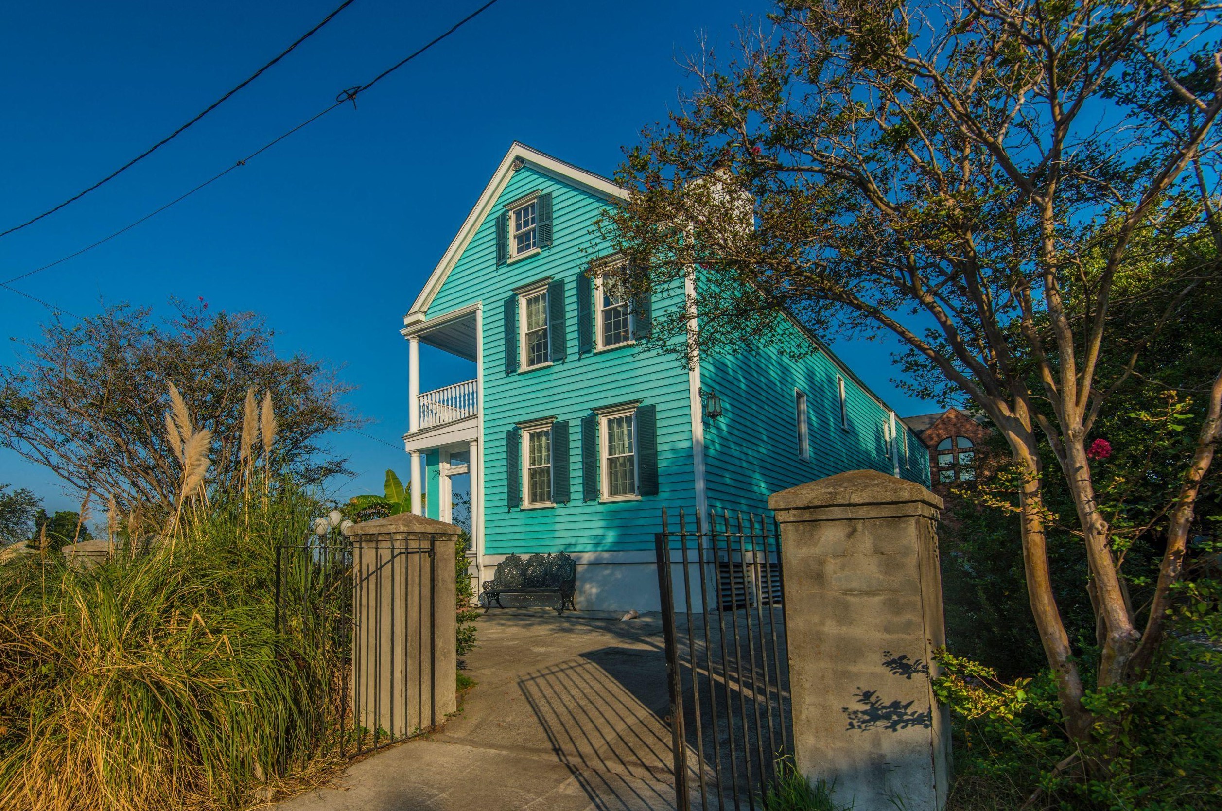 218 Wentworth St, Charleston SC 29401-1737 exterior