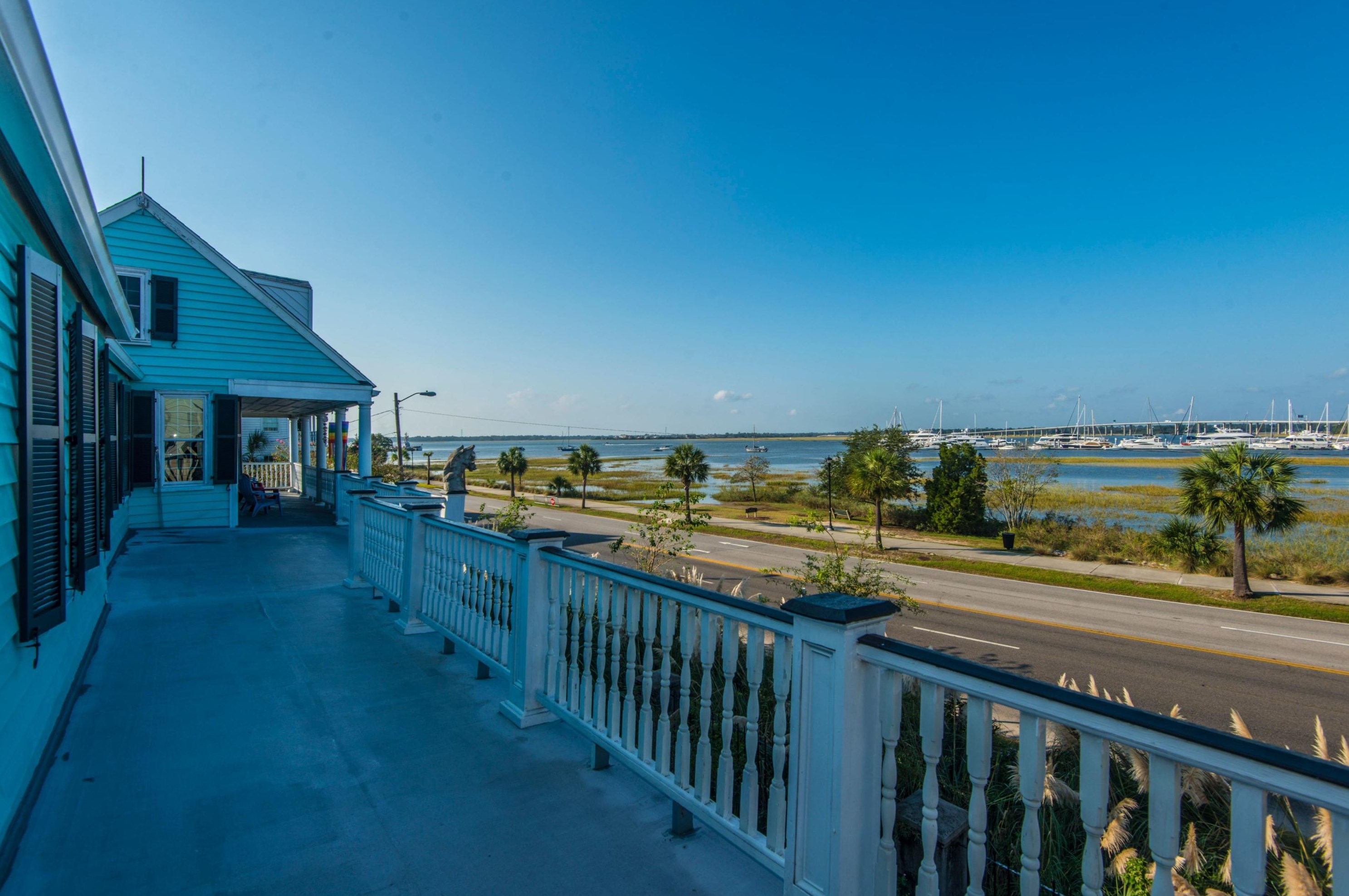 218 Wentworth St, Charleston SC 29401-1737 exterior