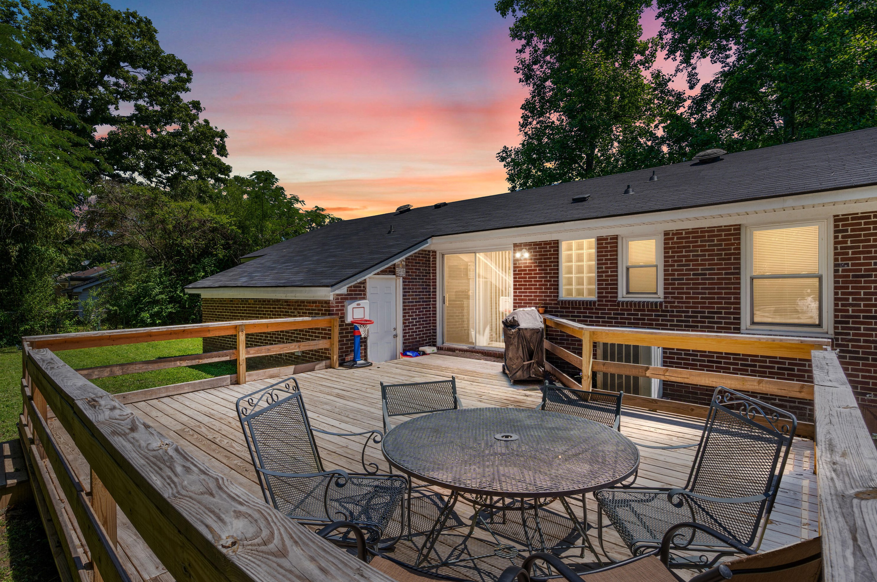 156 Giles Dr, Charleston, SC 29445-4237