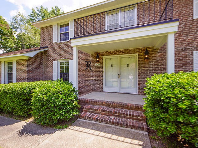 100 Pheasant Ln, Summerville, SC 29485-5122