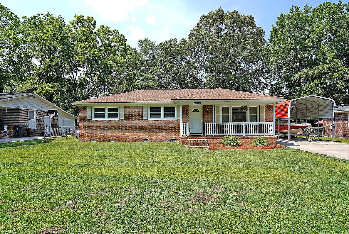 1209 Ot Wallace Blvd, Moncks Corner, SC 29461-8232