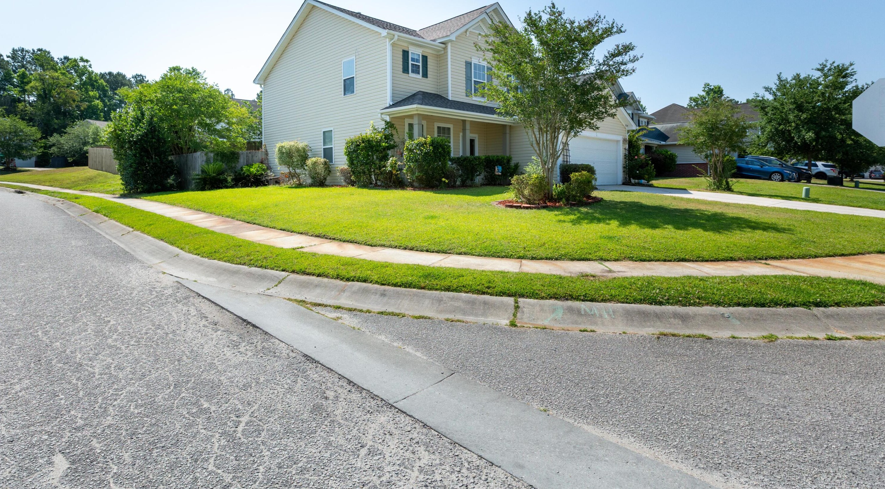 127 Graduate Ln, Ladson, SC 29456