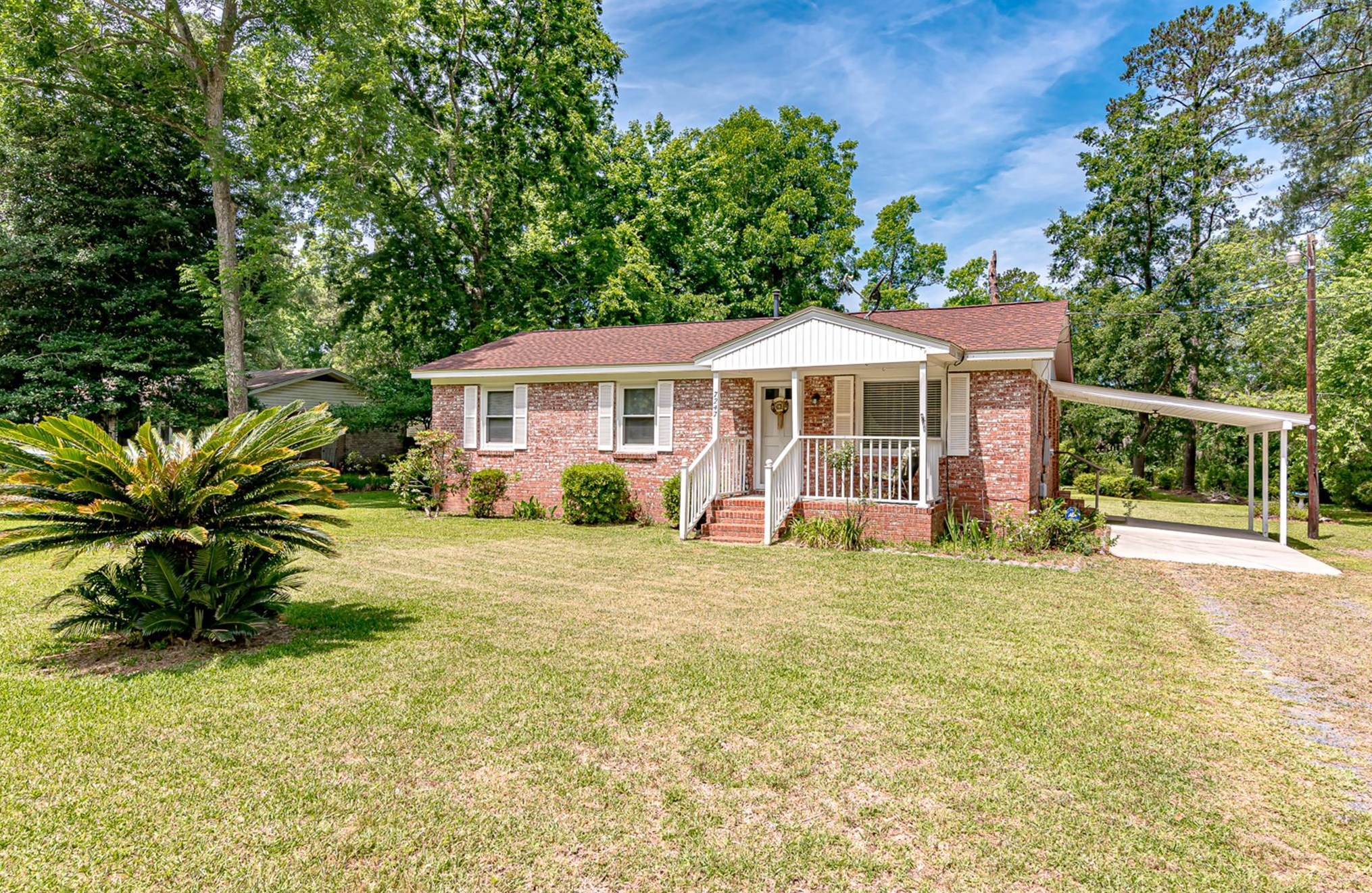 7247 Commodore Rd, Meggett, SC 29449