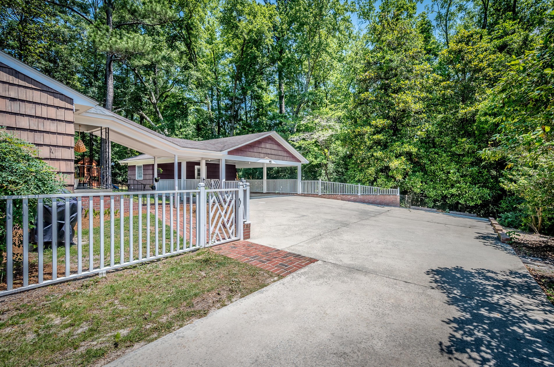 109 Woodlawn St, Walterboro SC  29488-3643 exterior