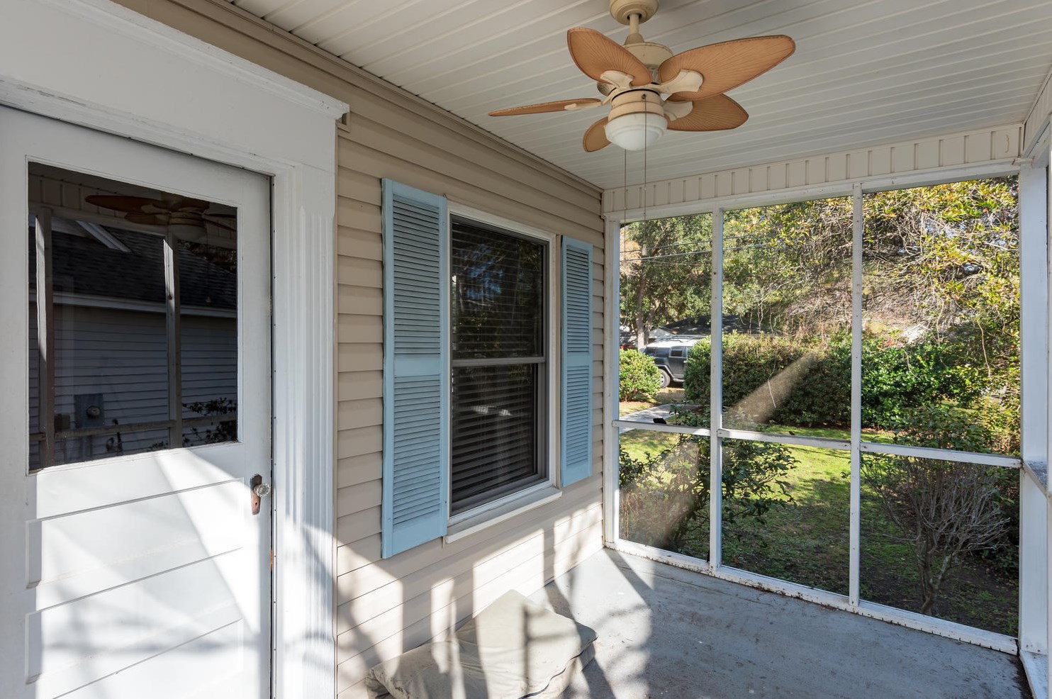 329 Riverland Dr, Charleston SC  29412-2345 exterior