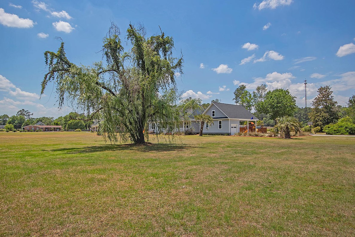 305 Bryant St, Saint George, SC 29477-2339