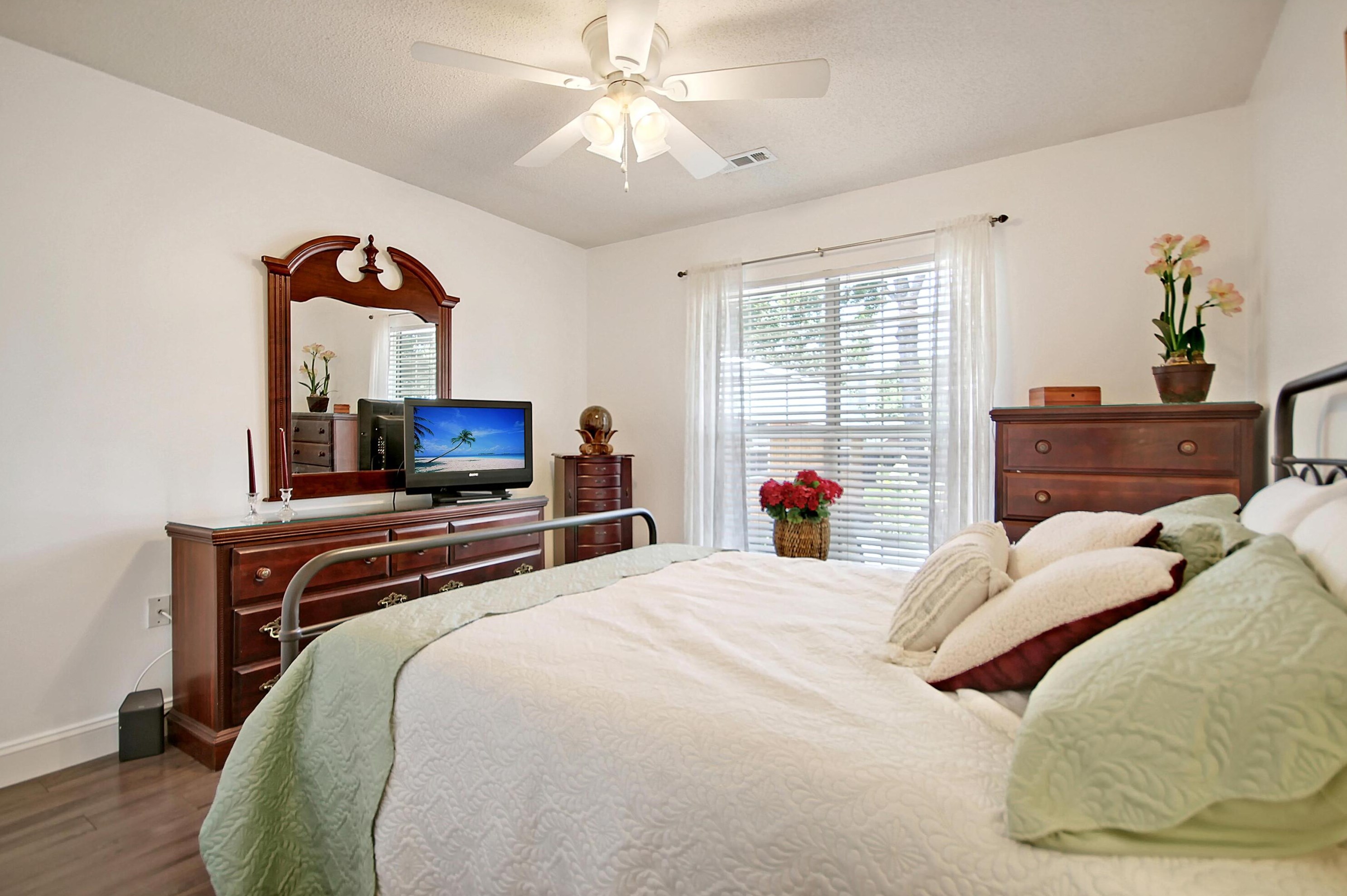 106 Elaine St, Charleston SC  29445-3170 exterior