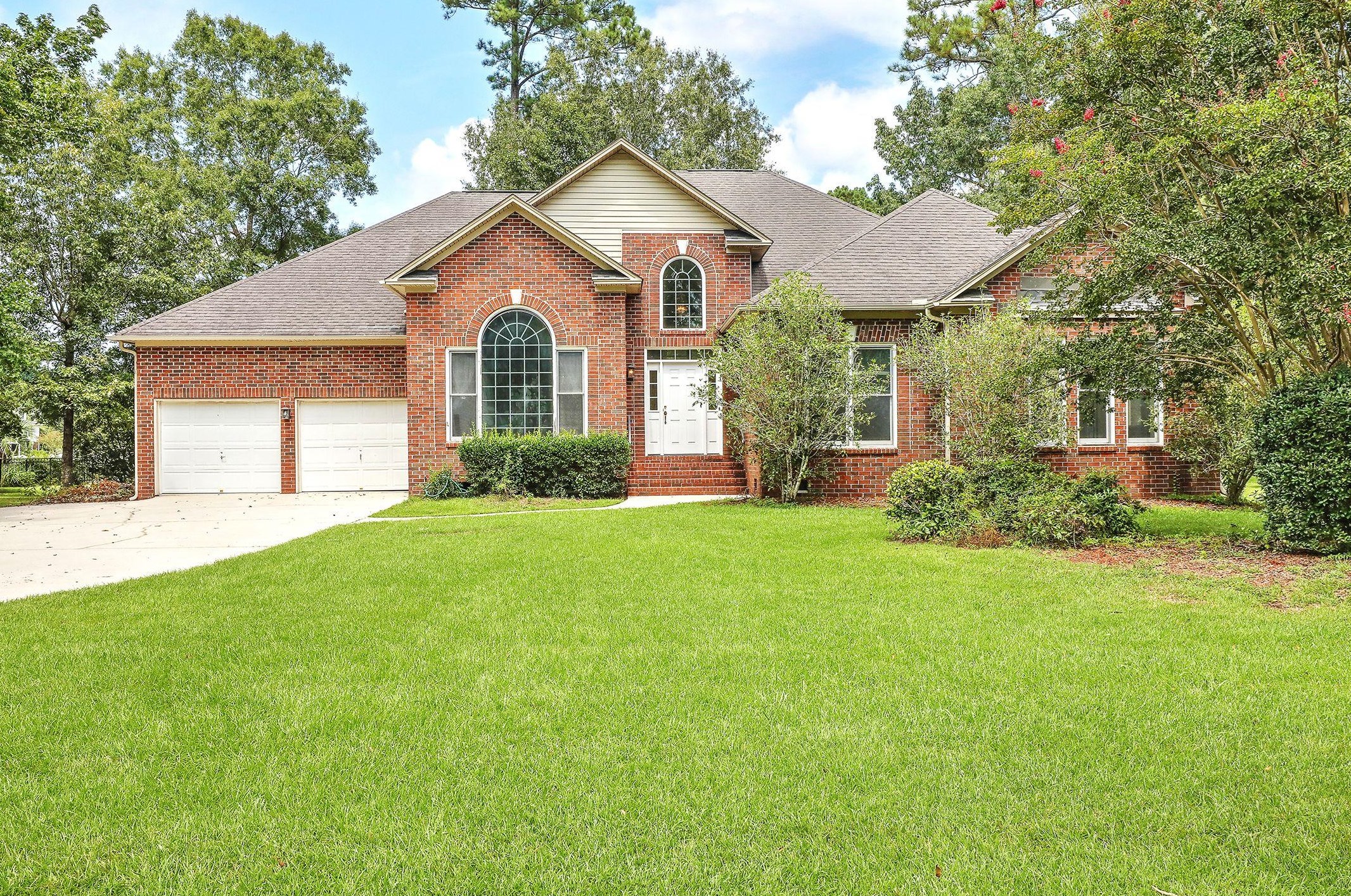 580 Barfield Dr, Summerville, SC 29485-6016