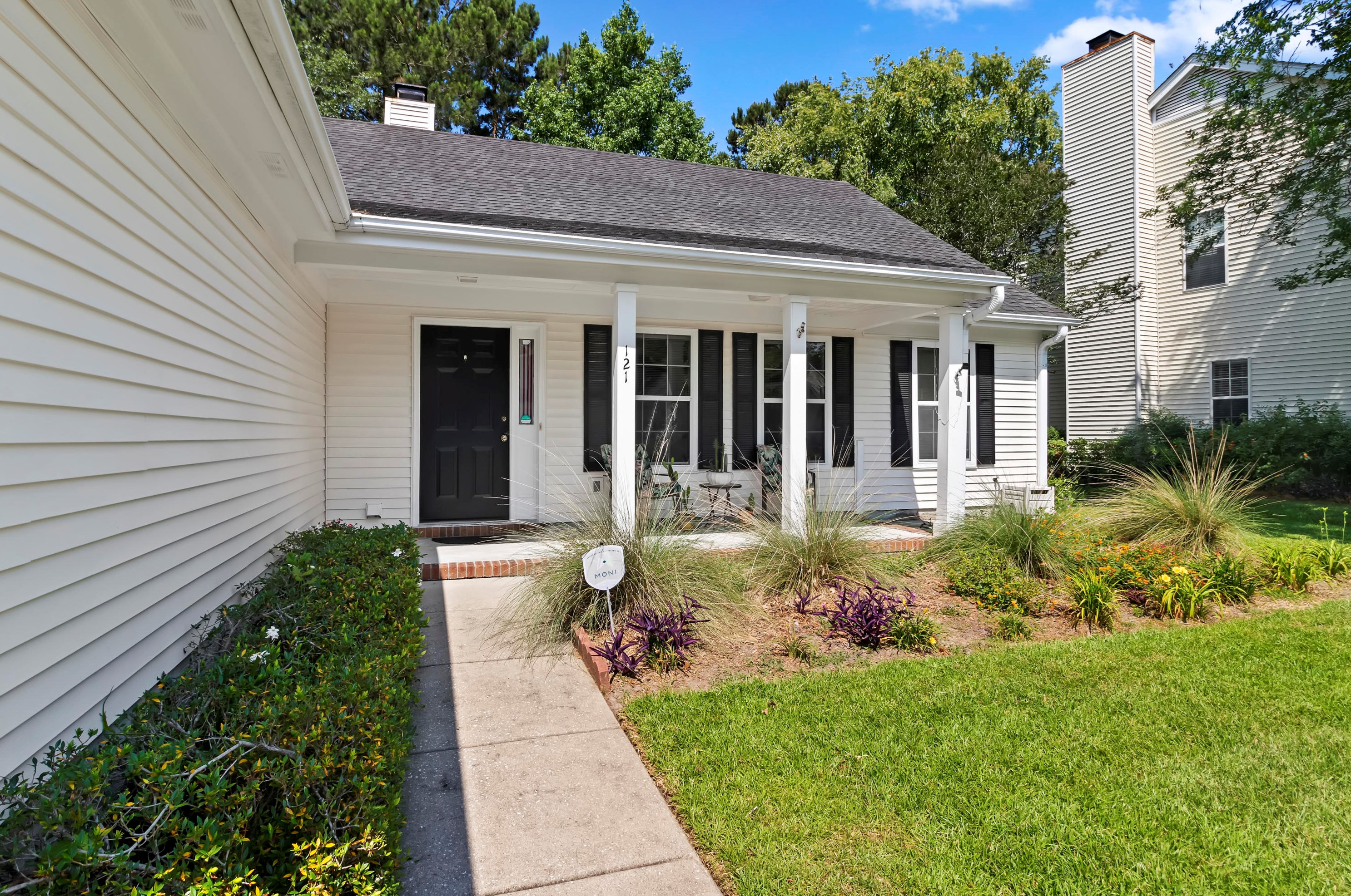 121 Chesterton Dr, Charleston, SC 29445-7016