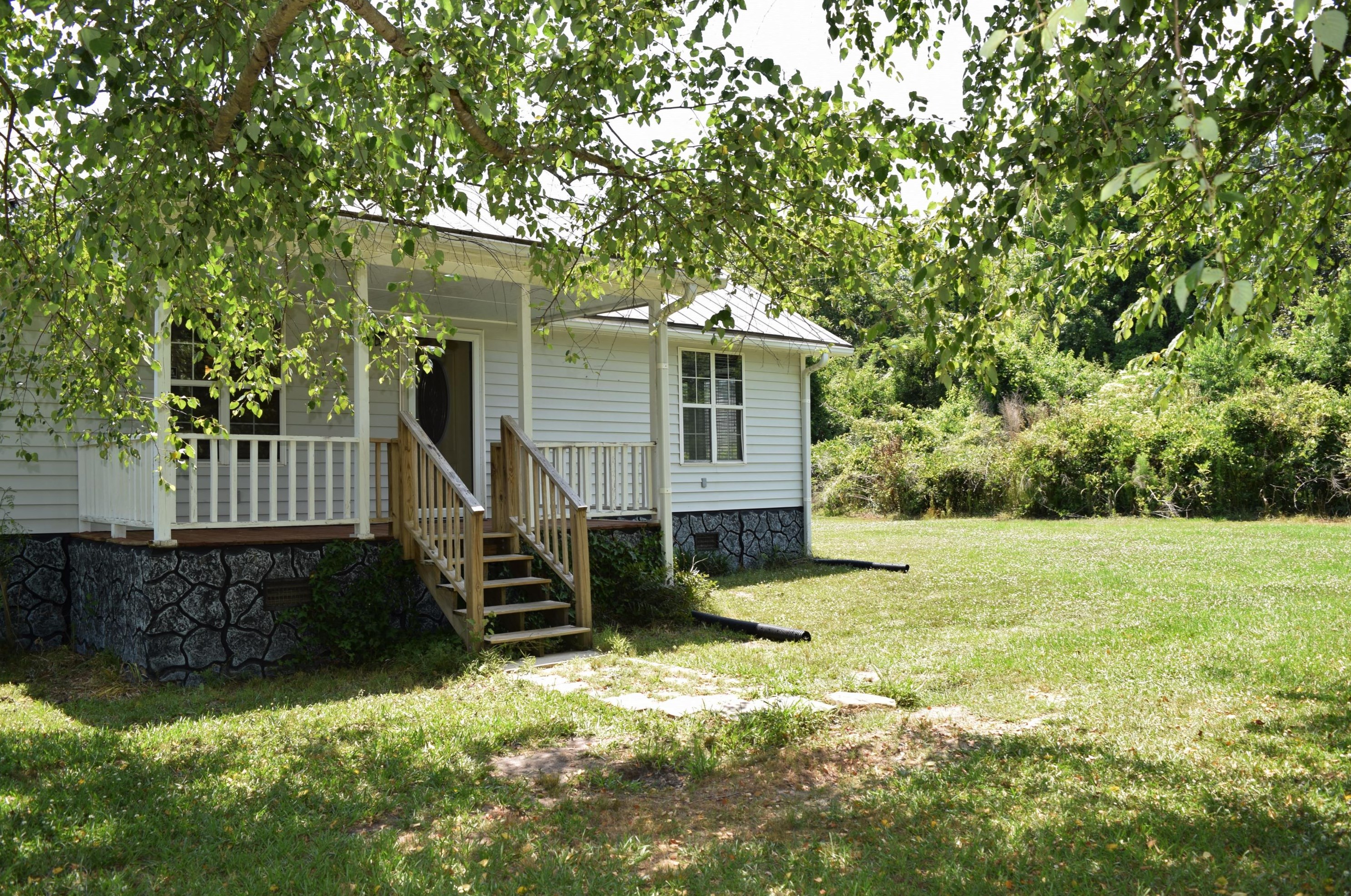 581 Winter Dr, Cottageville, SC 29435