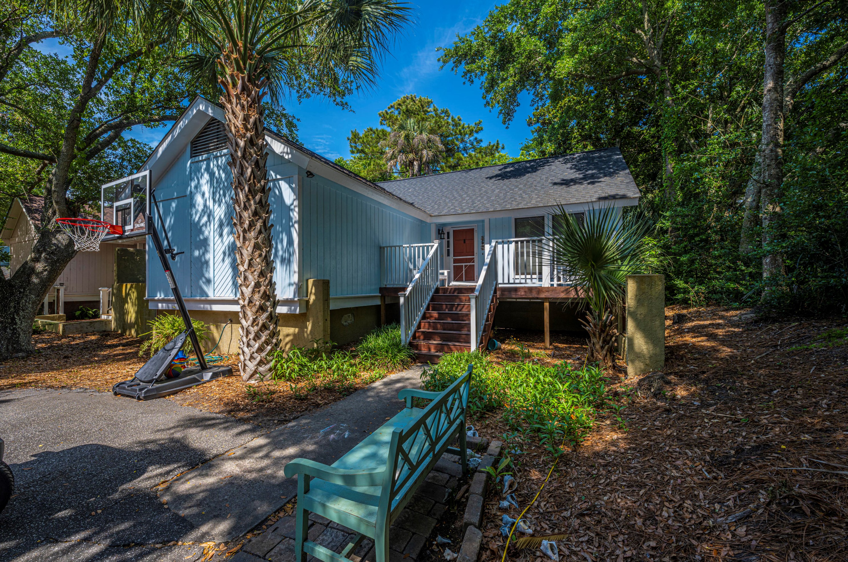 1 Lake Village Ln, Isle of Palms, SC 29451