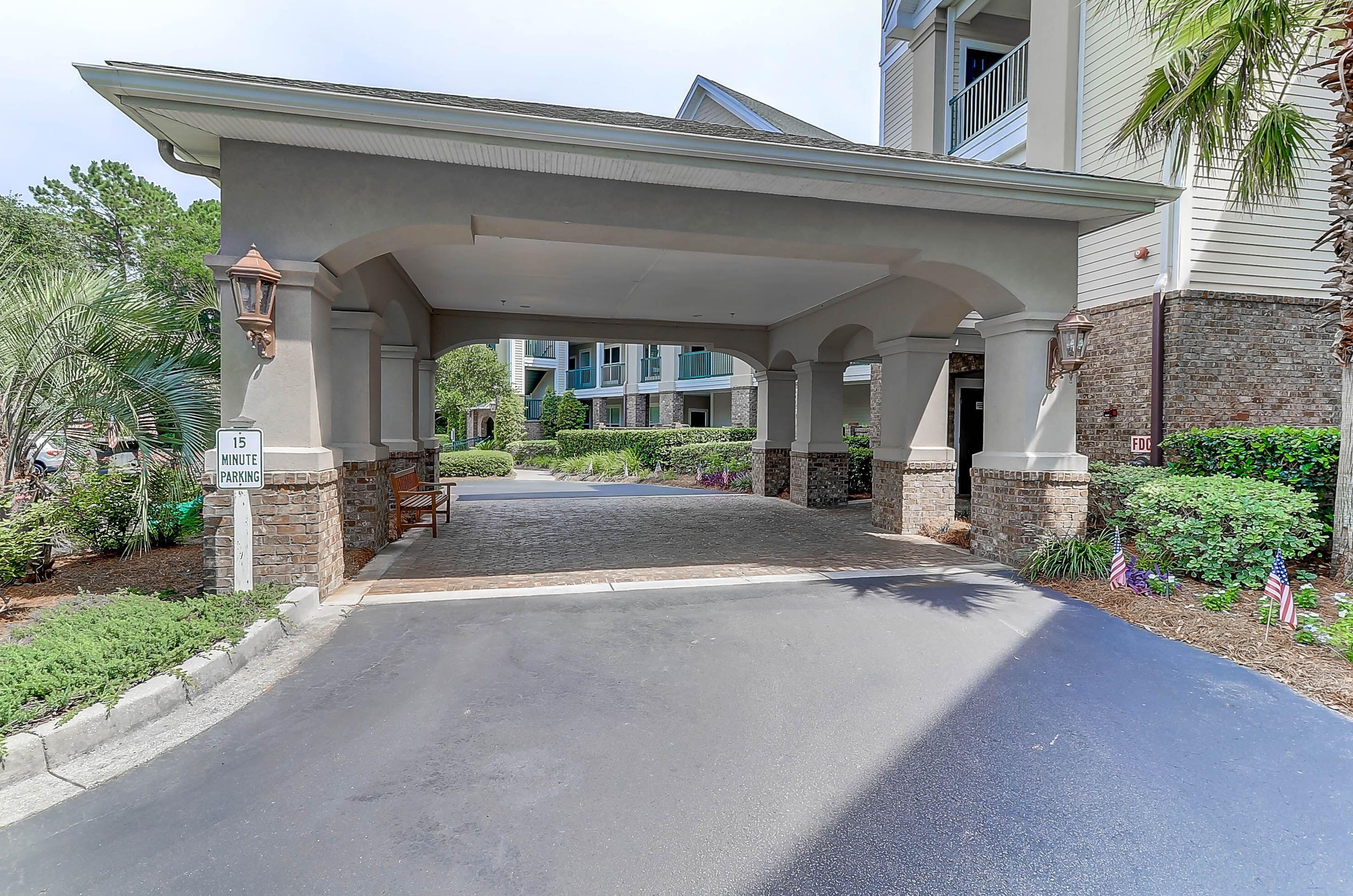 1479 Long Grove Dr #305, Mount Pleasant, SC 29464