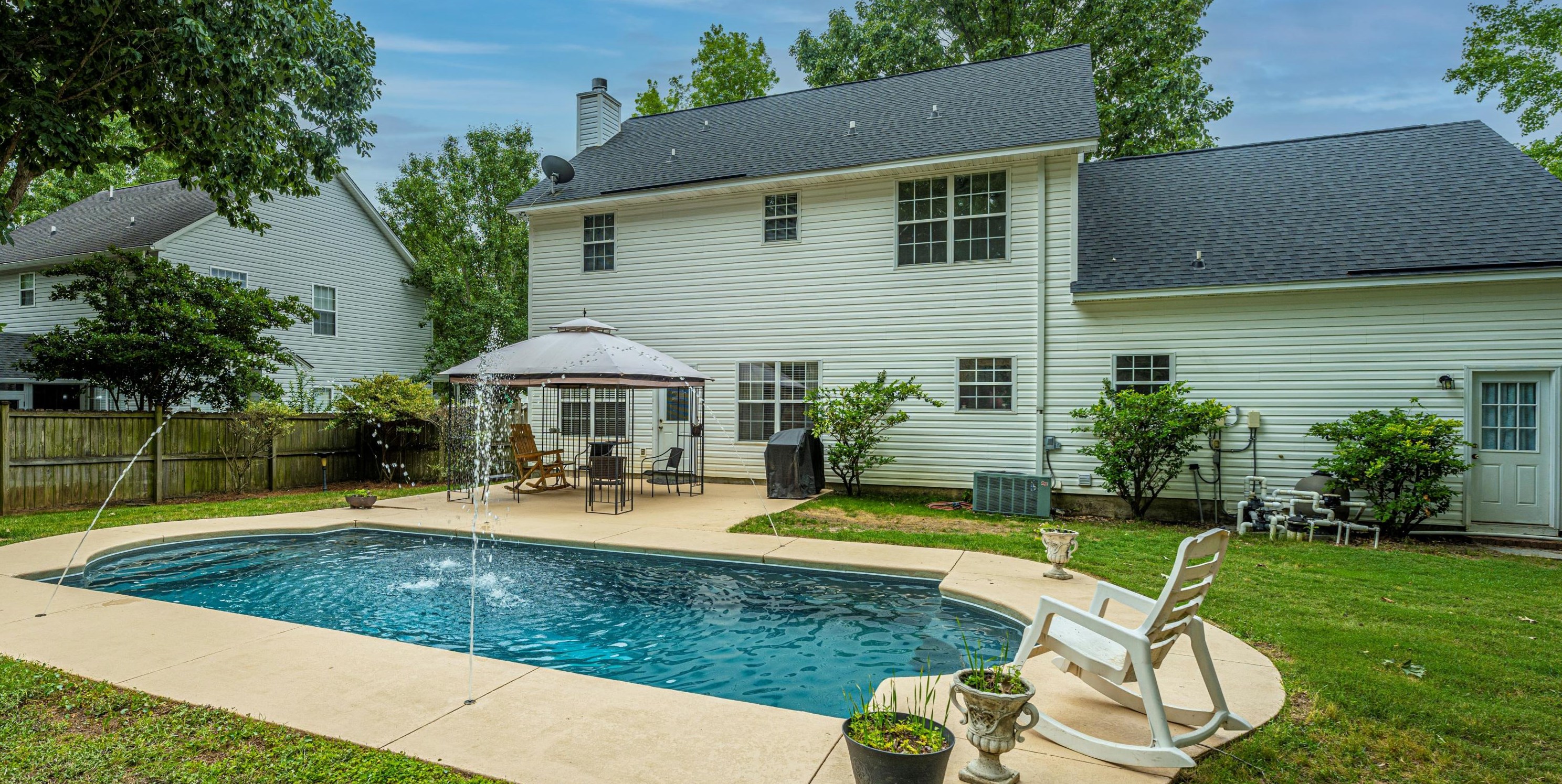 143 Adthan Cir, Charleston, SC 29445-7075