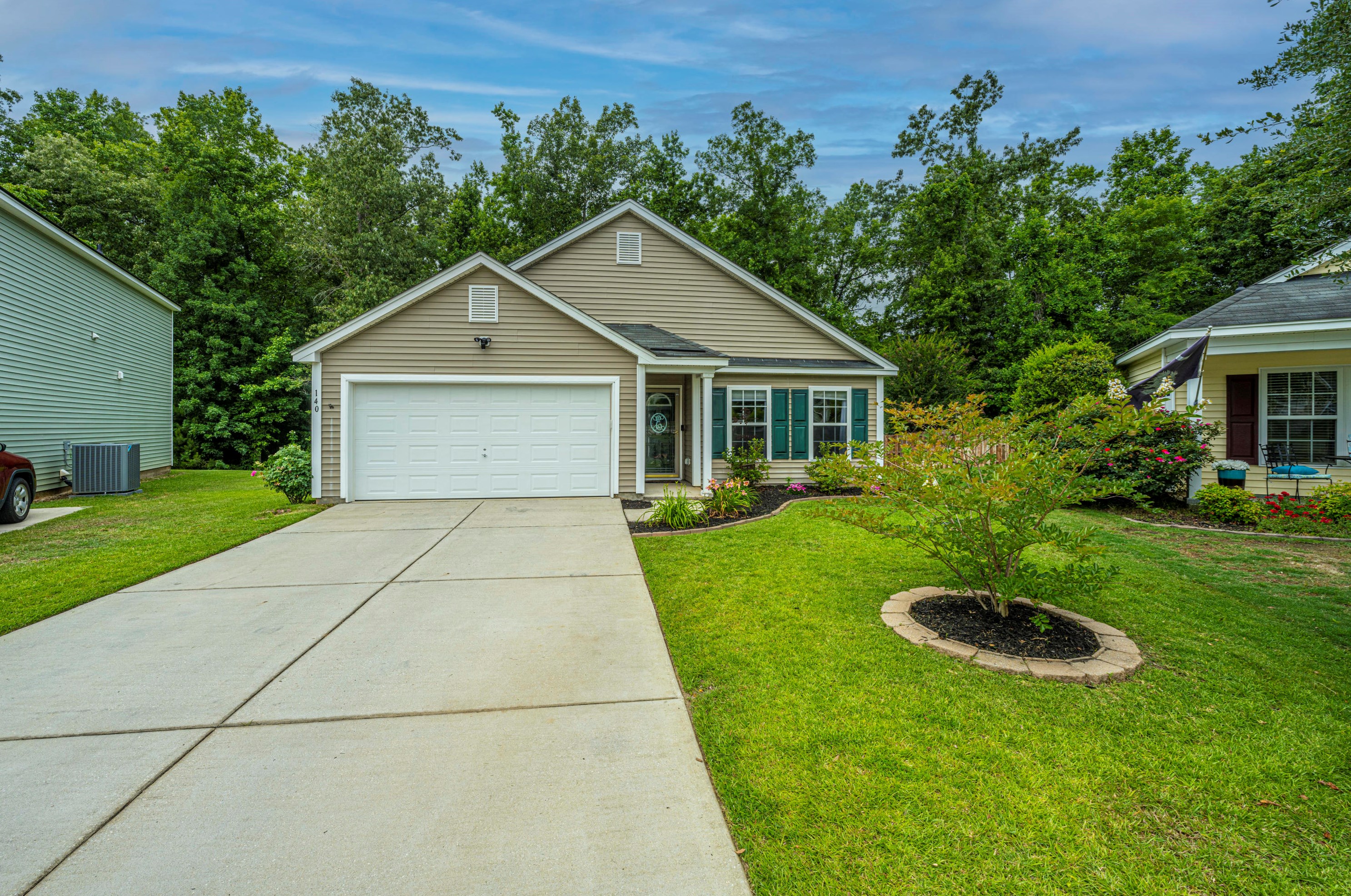 140 Avalon Rd, Summerville, SC 29483-8361