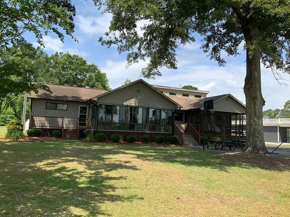1651 Waters Edge Dr, St Paul, SC 29148