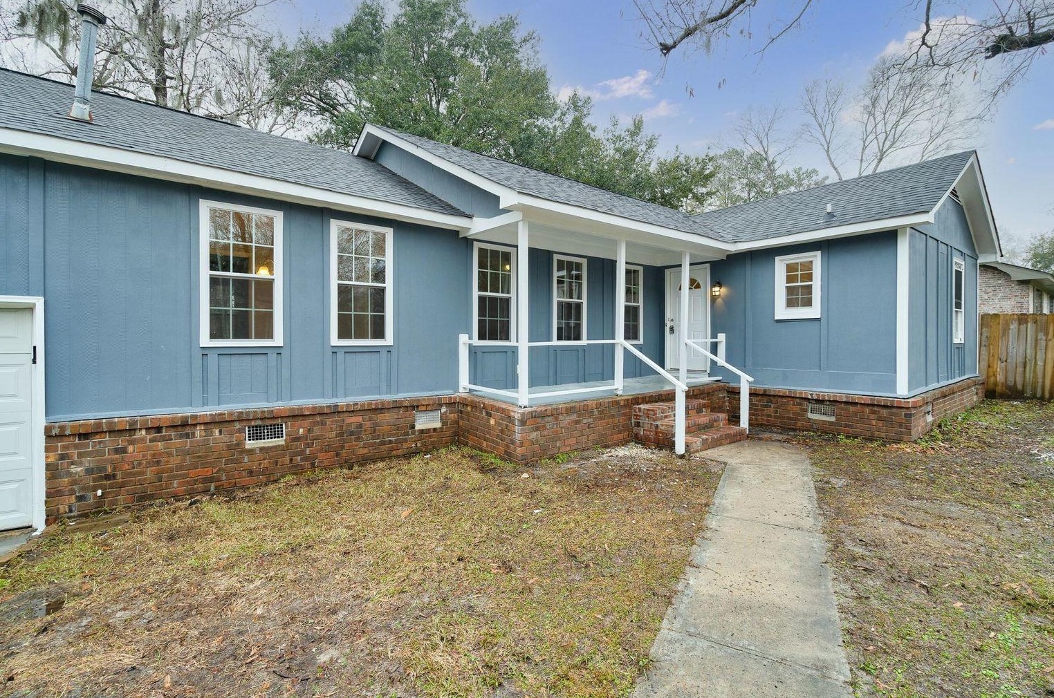 731 Canary Dr, Charleston, SC 29414-5458