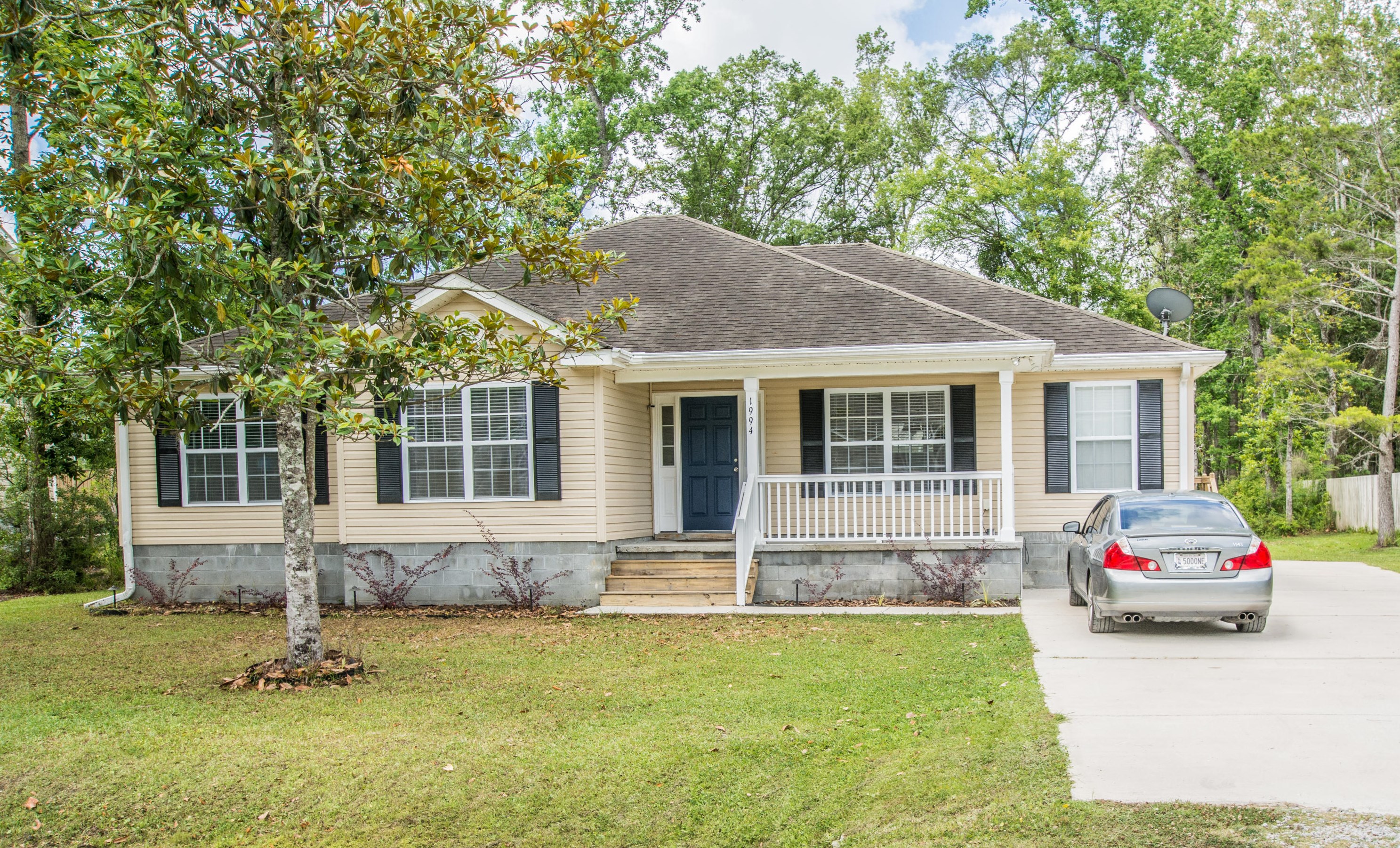1994 Kay St, Johns Island, SC 29455