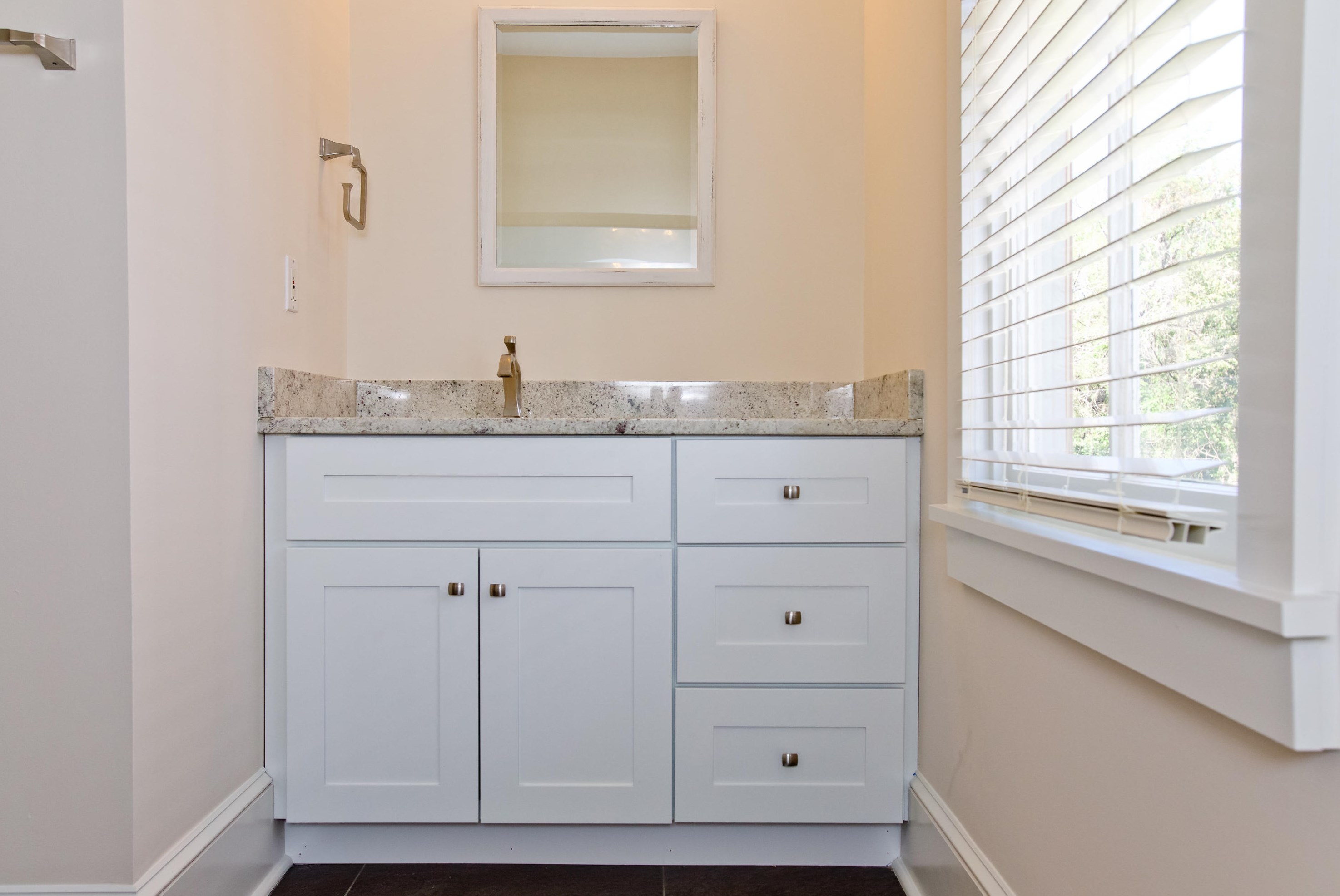 32 Amherst St, Charleston SC  29403-5617 exterior