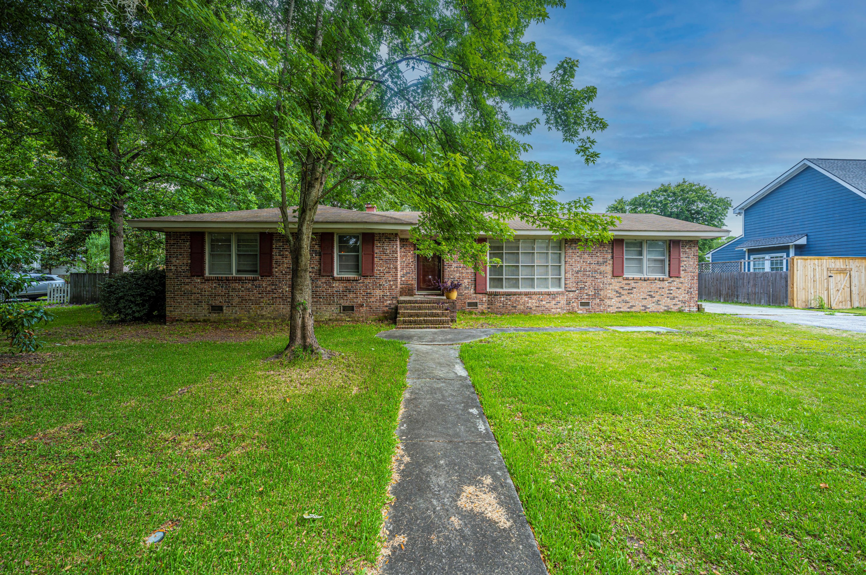 2064 Idlewood Ln, Charleston, SC 29414-6219