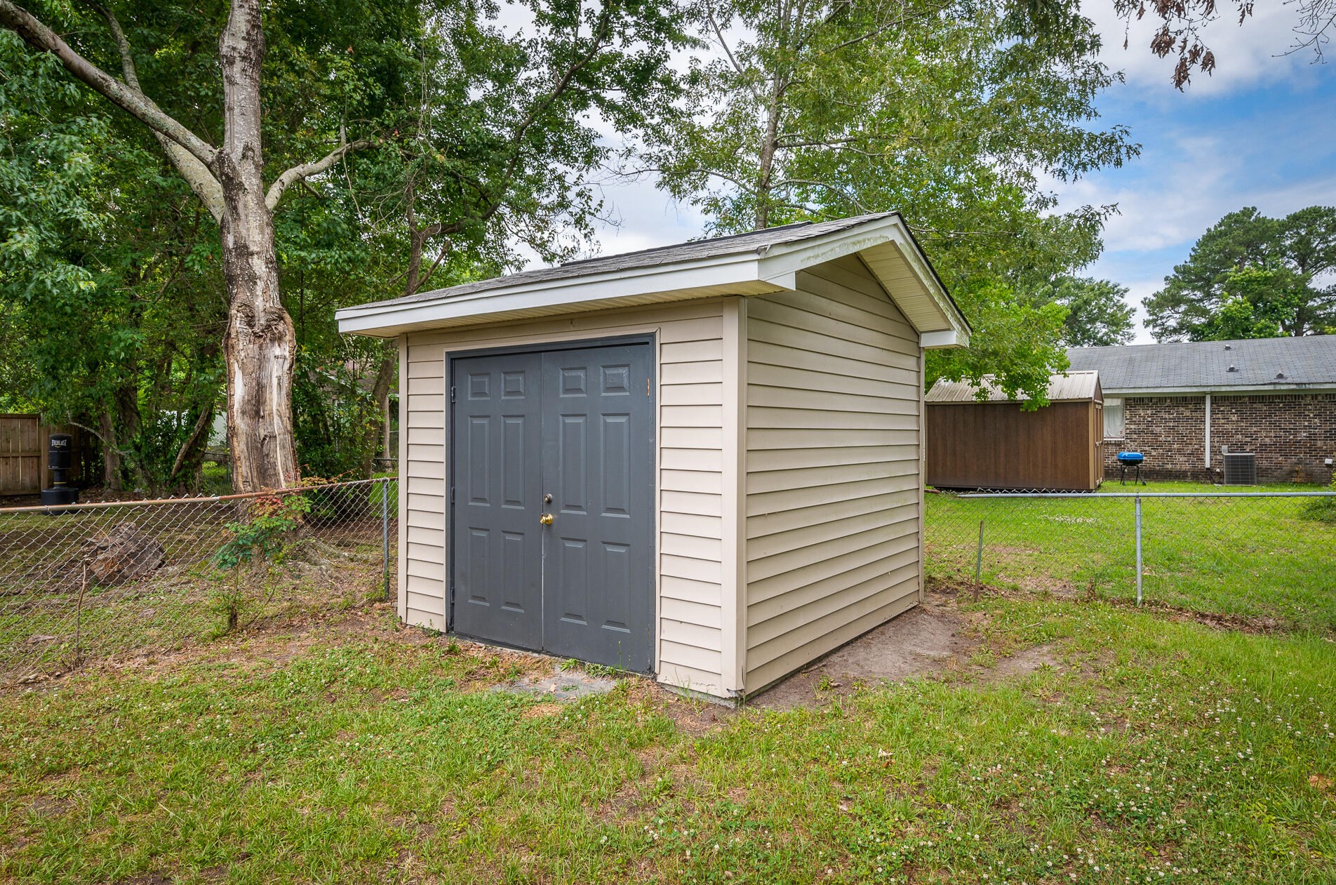 75 Tanbark Ct, Charleston SC  29445-3805 exterior