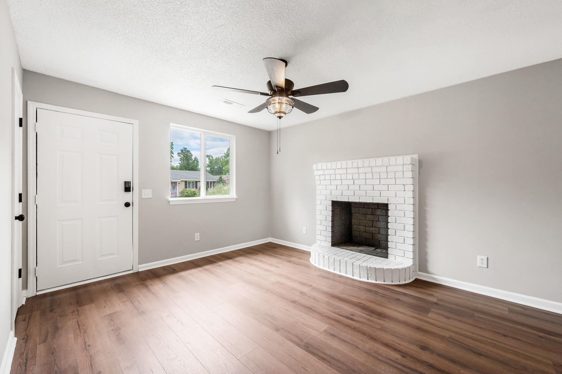 75 Tanbark Ct, Charleston SC  29445-3805 exterior