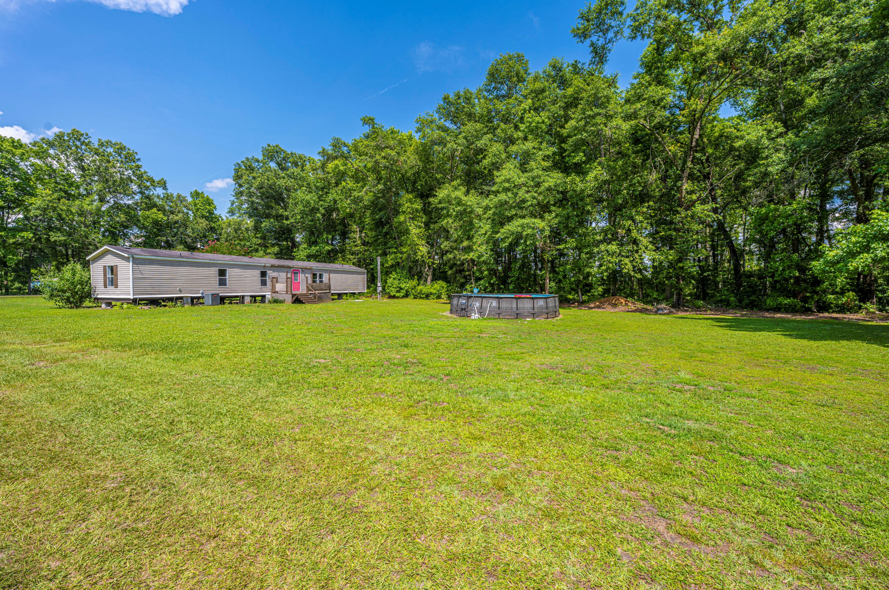 67 Freeman Ln, Round O, SC 29474-4538