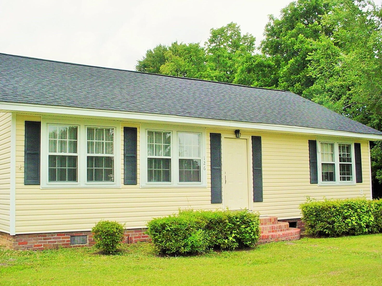 126 Hotel St, Alvin, SC 29479-9155