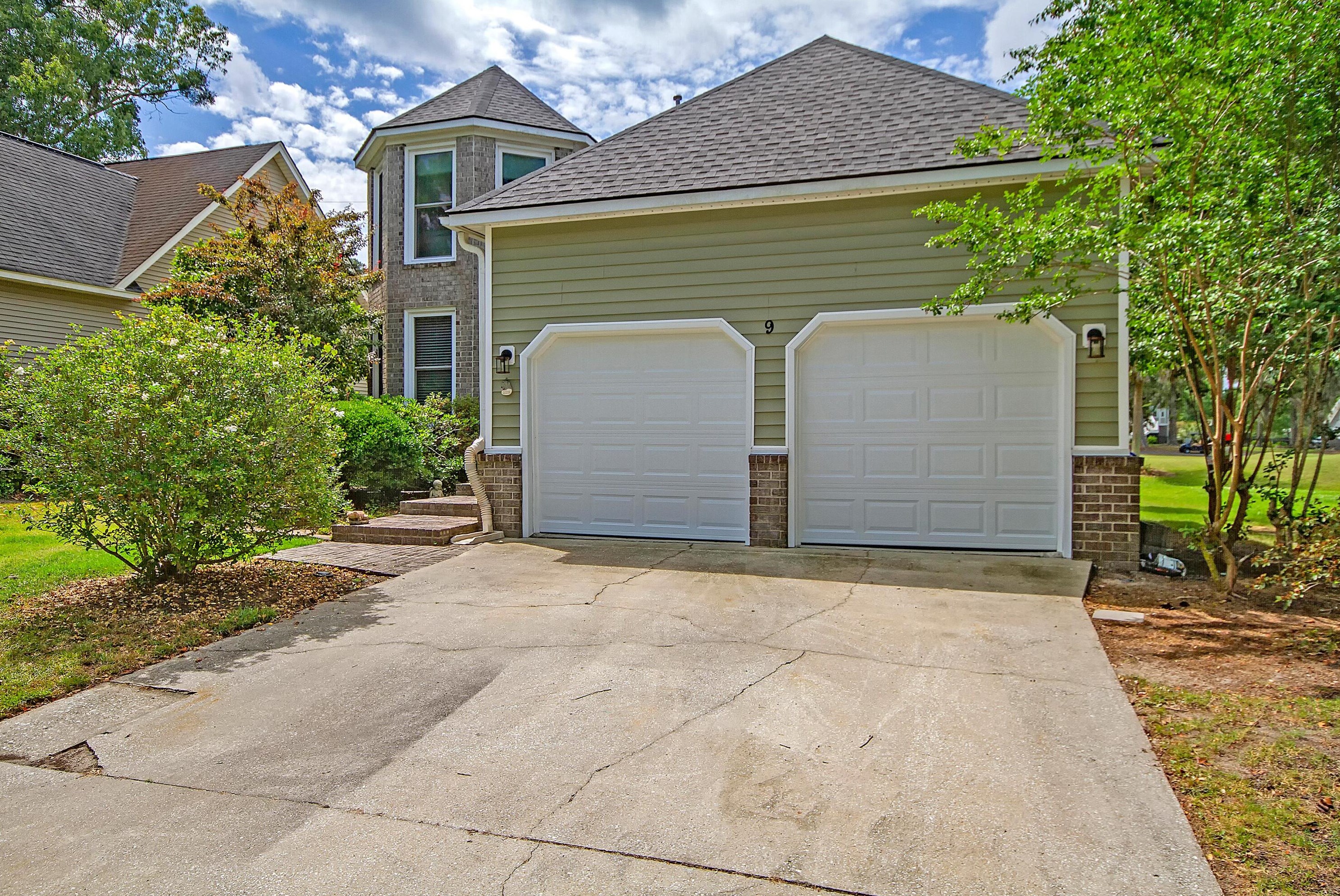 9 Oatly Cir, Charleston SC  29414-6817 exterior