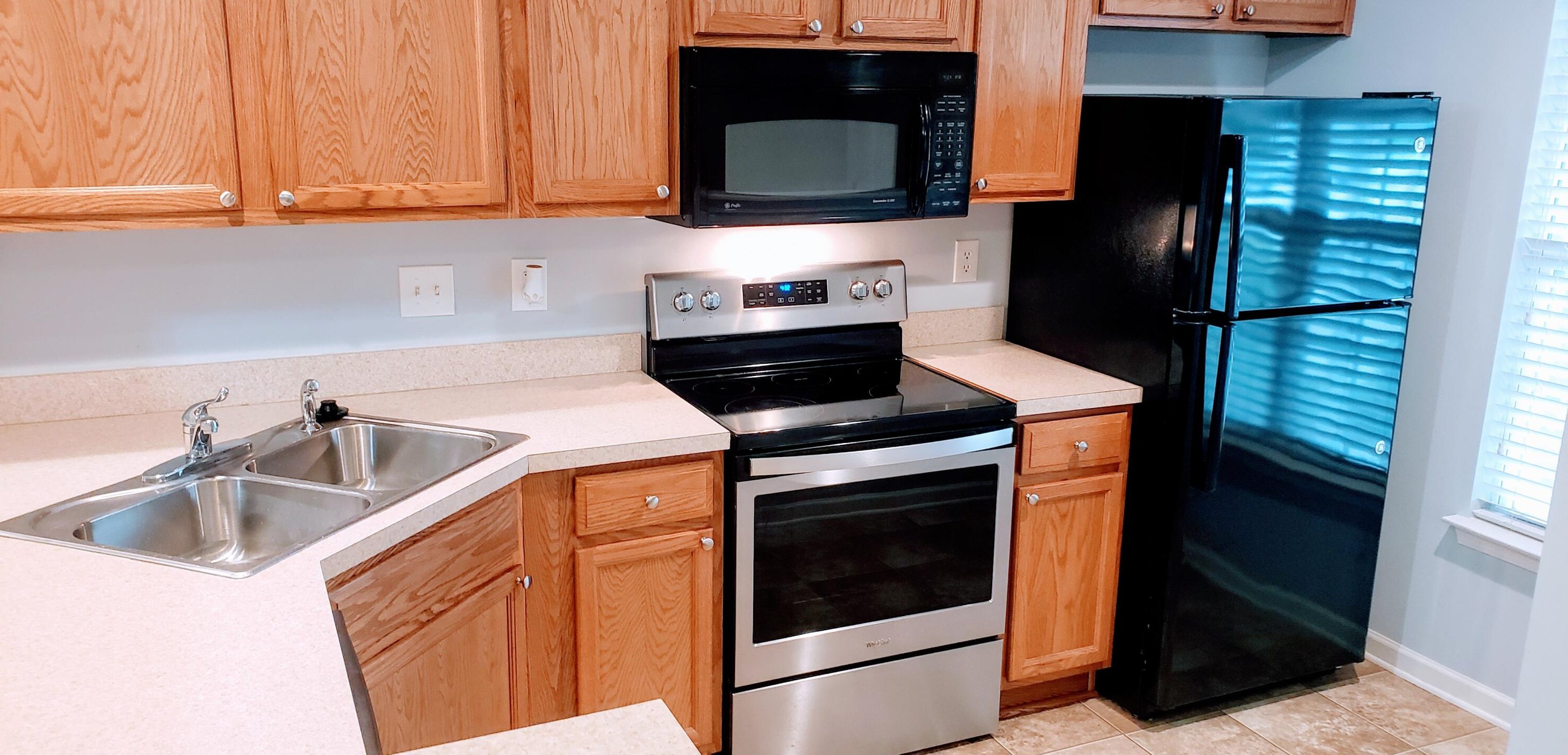572 Truman Dr, Charleston SC  29445-4702 exterior