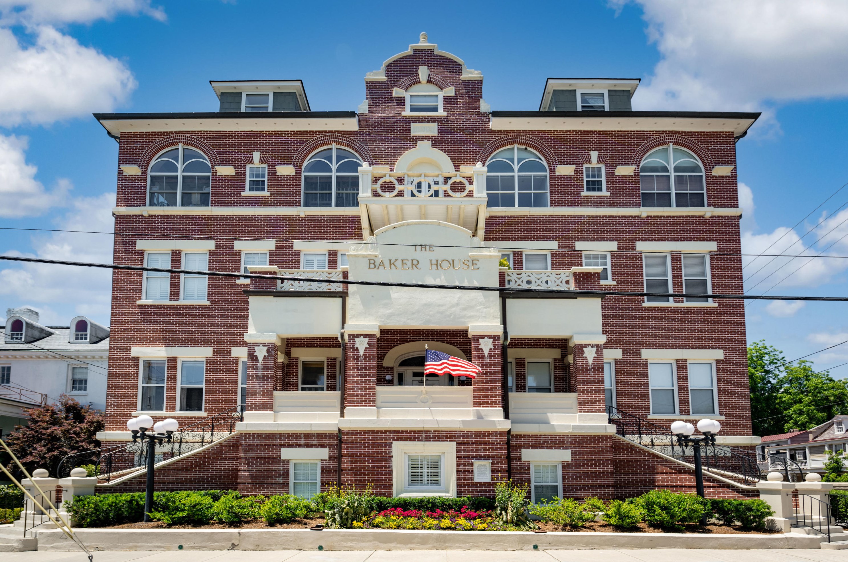 55 Ashley Ave, Charleston SC 29401-1269 exterior