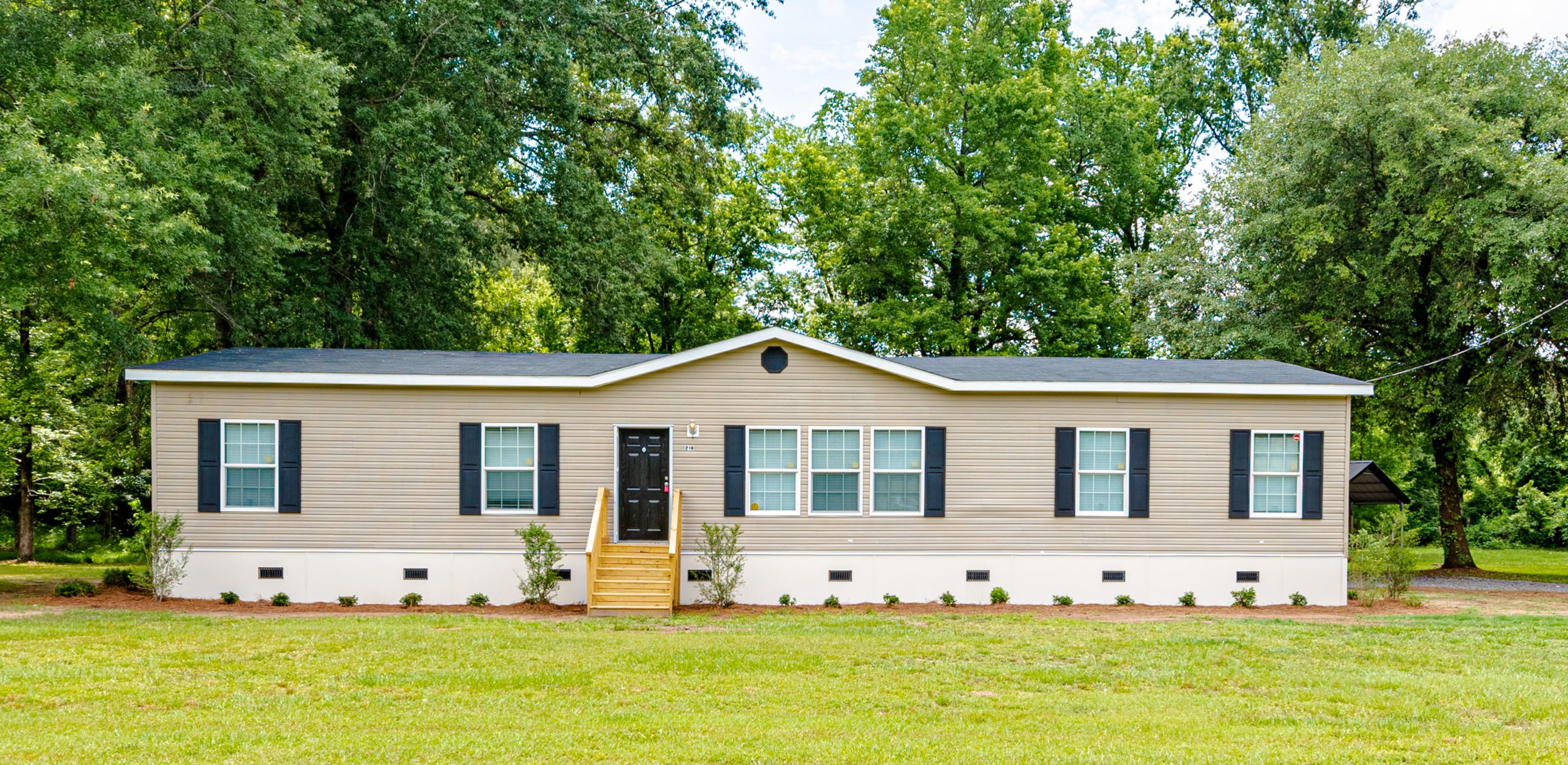 216 Joyland Ln, Cottageville, SC 29435