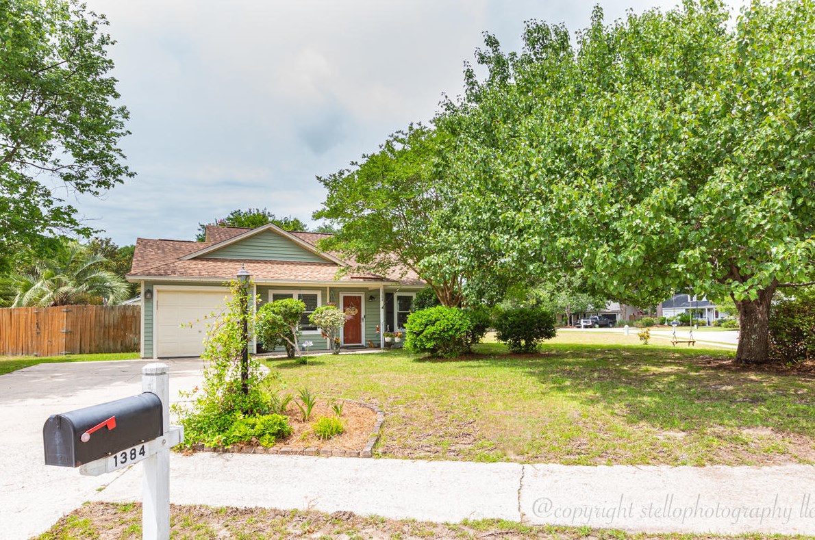 1384 Thayer Hall Dr, Mount Pleasant, SC 29466