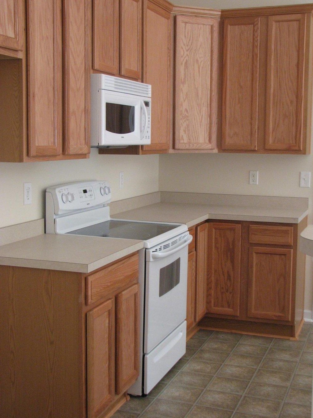121 Pemberton Rd, Summerville, SC 29483-4955