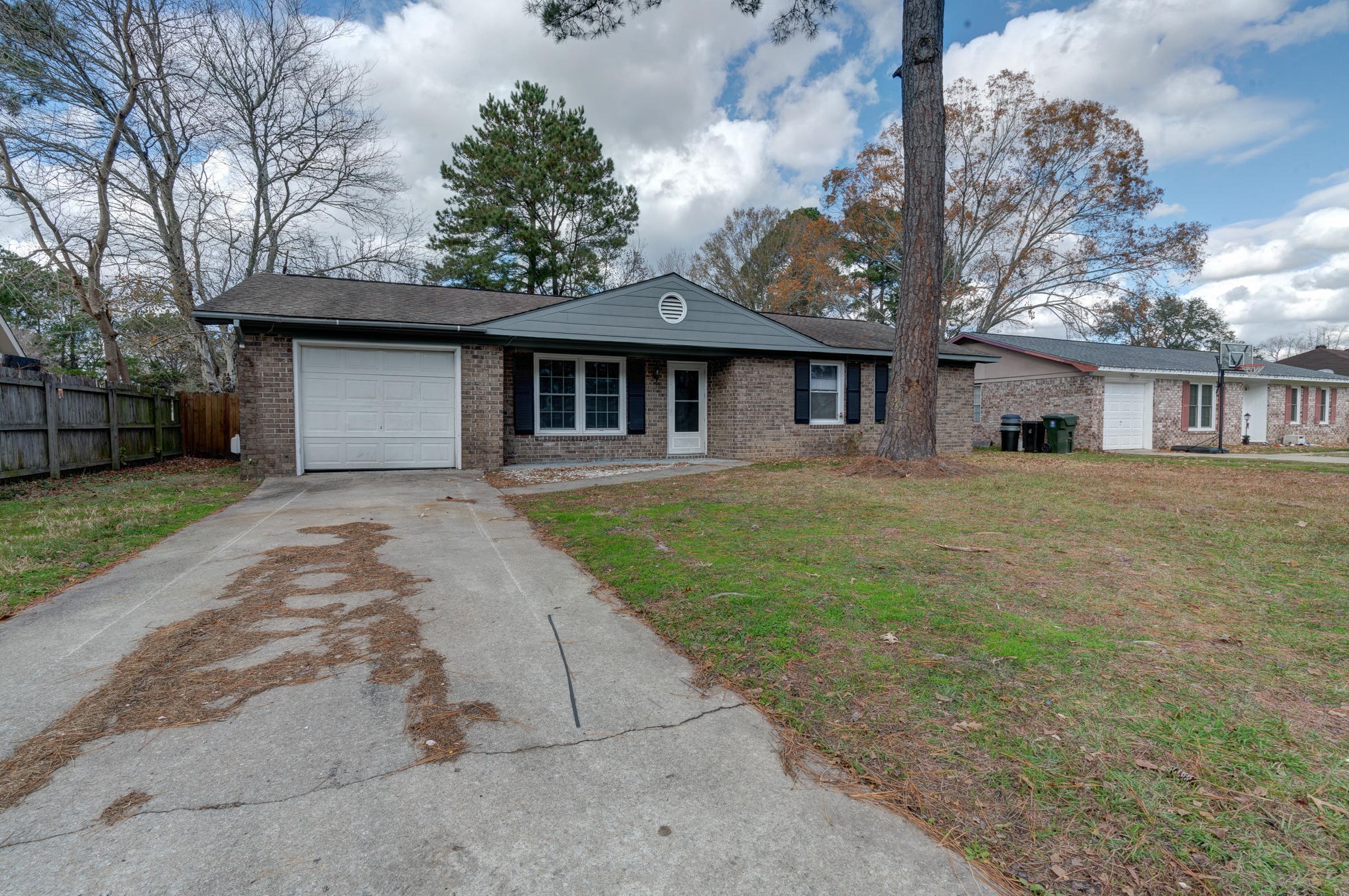 122 Mulberry Dr, Summerville, SC 29483-8826