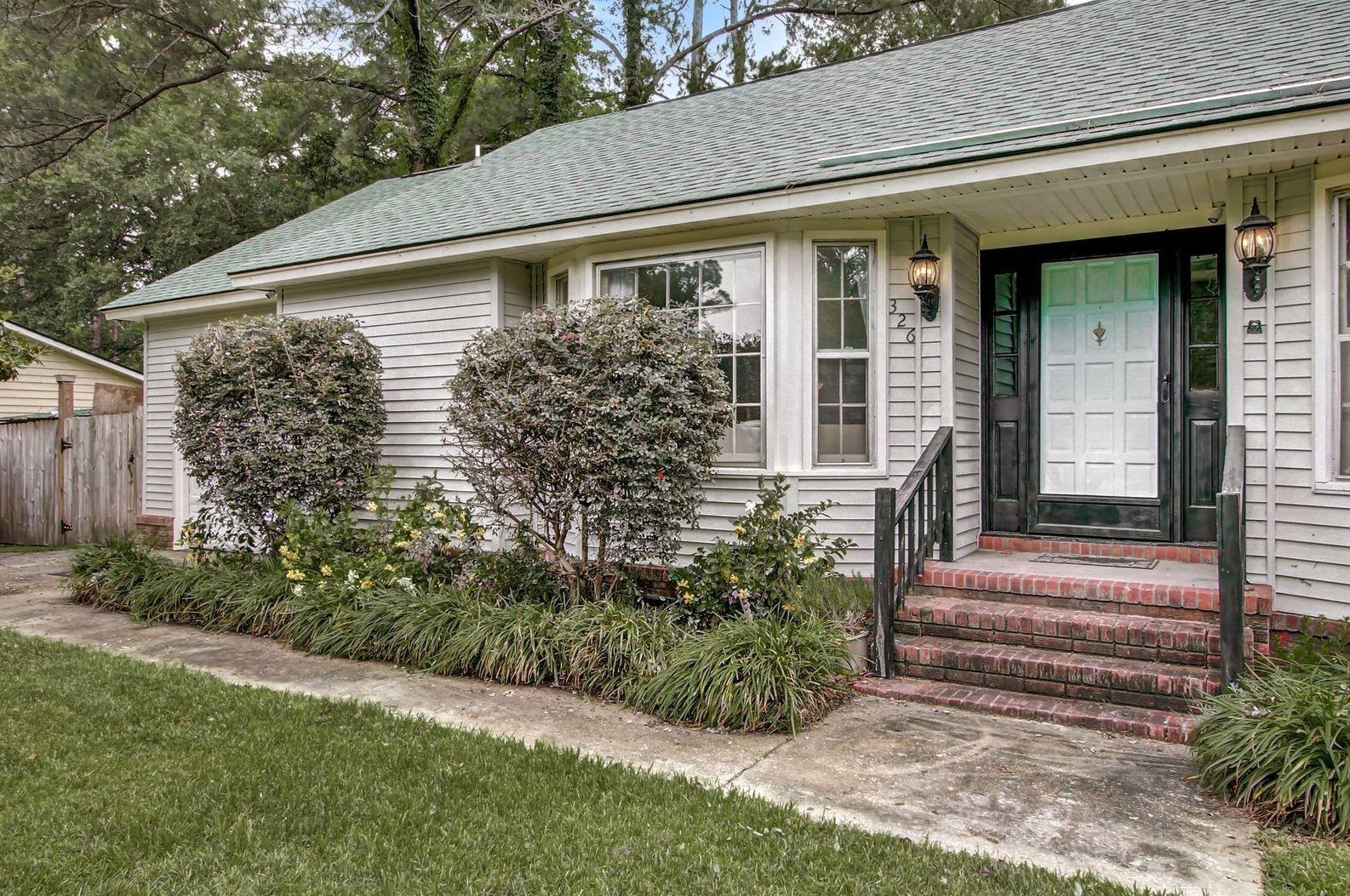 326 Canaberry Cir, Summerville, SC 29483-3135