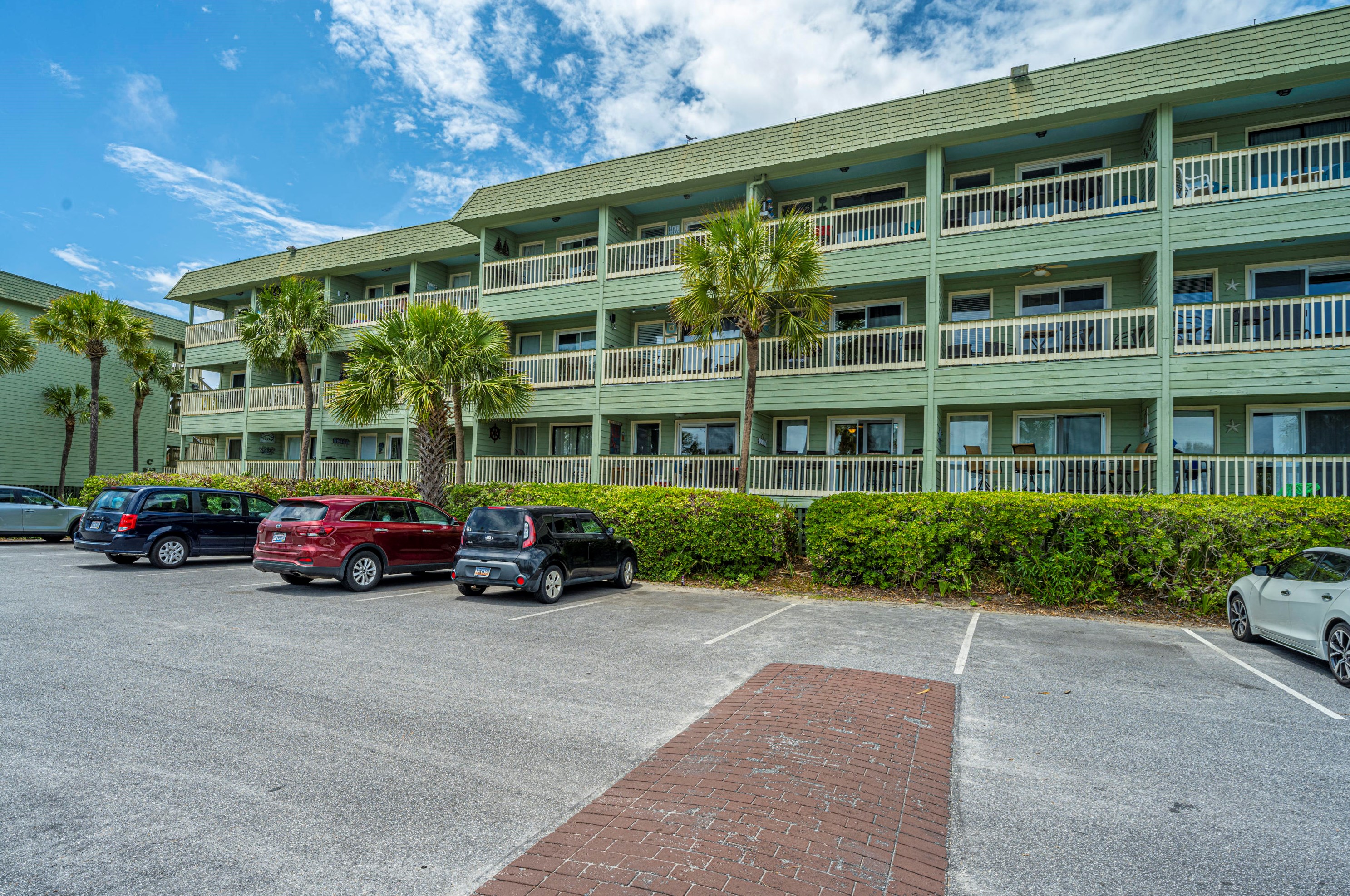 1300 Ocean Blvd #126, Isle of Palms, SC 29451